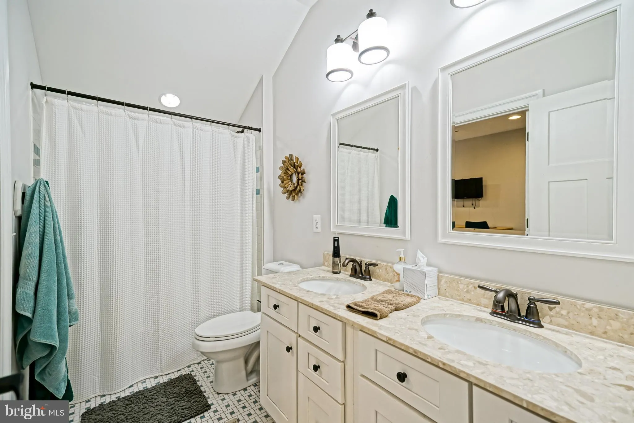 Lewes, Delaware 19958, United States, 6 Bedrooms Bedrooms, ,6 BathroomsBathrooms,Residential,Active,240353