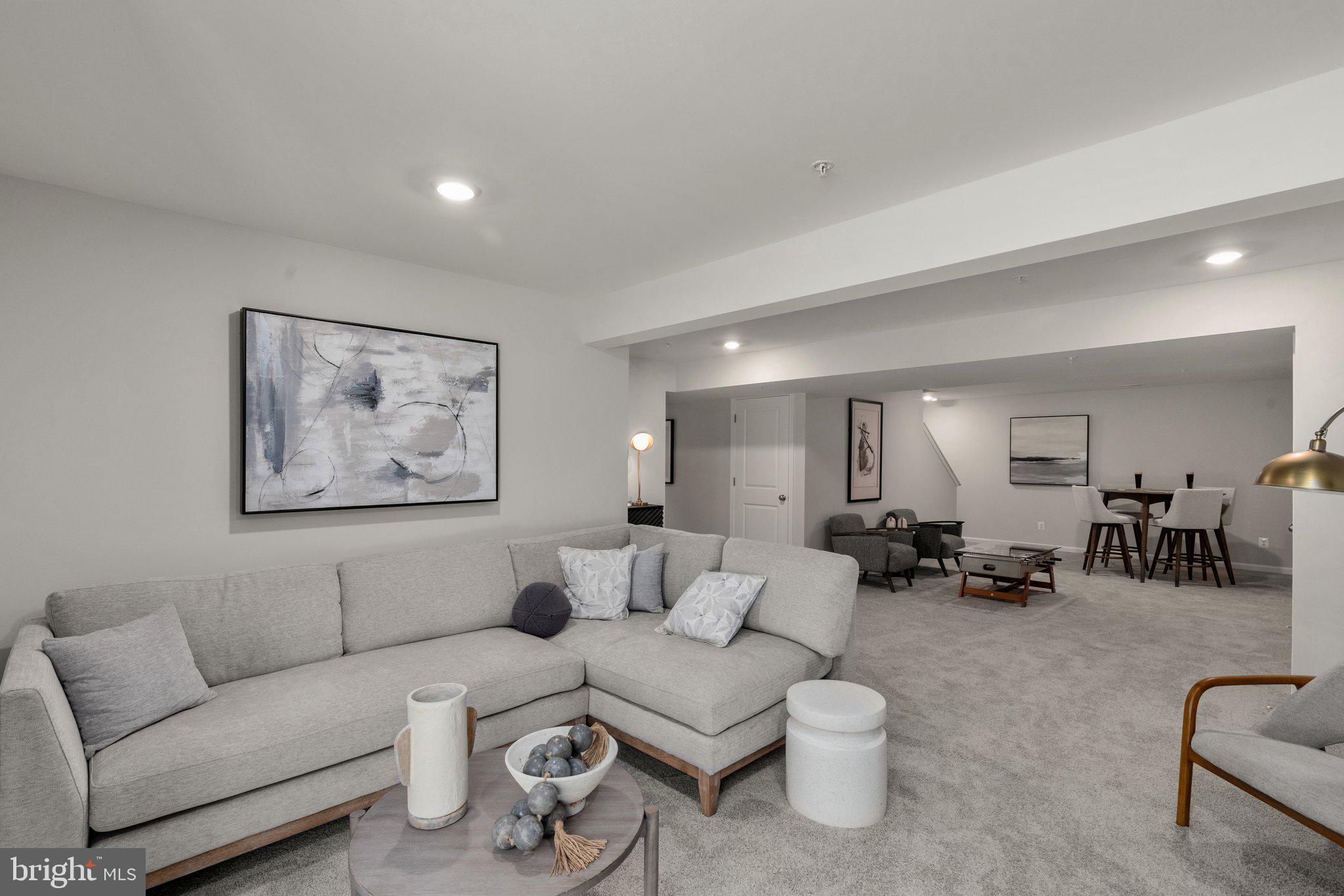 LAKEWOOD ESTATES - Residential