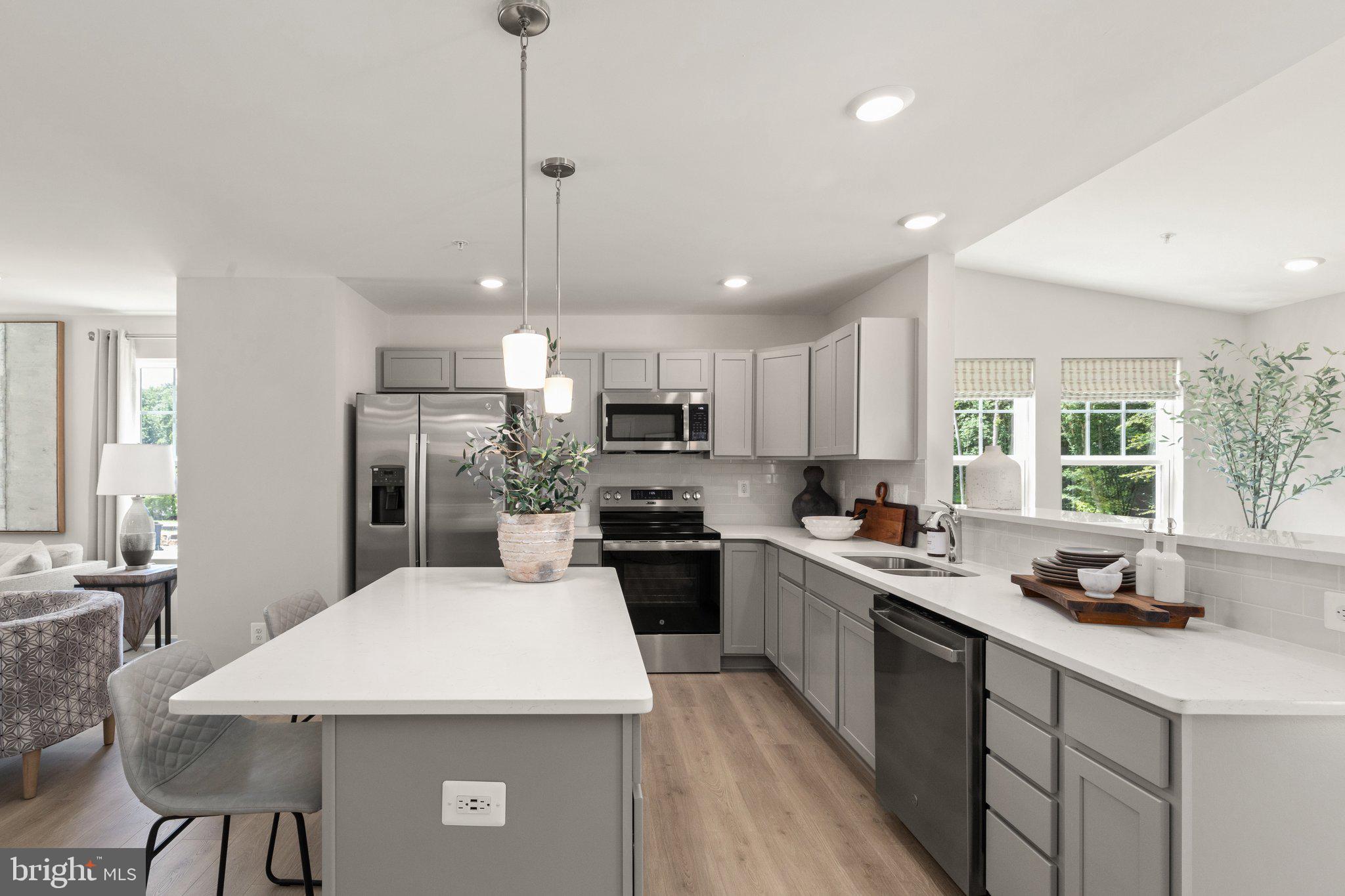 LAKEWOOD ESTATES - Residential