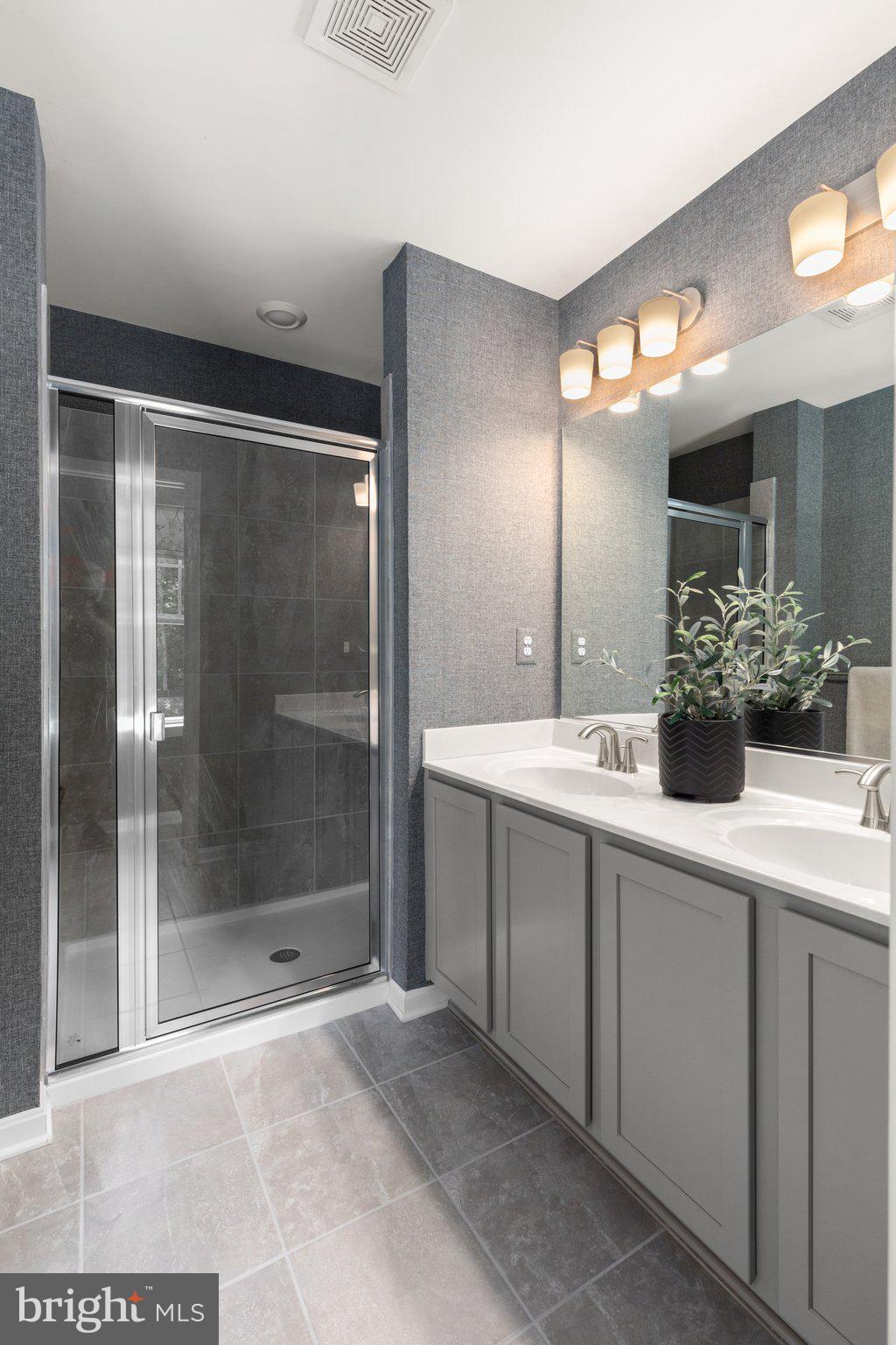 LAKEWOOD ESTATES - Residential