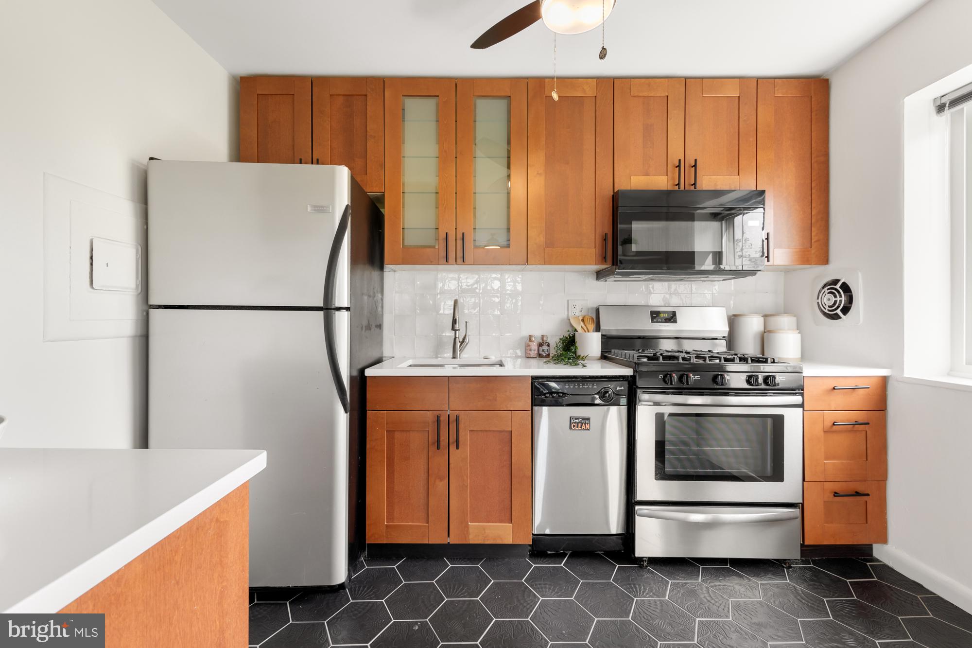 THE CAROLYN - Residential