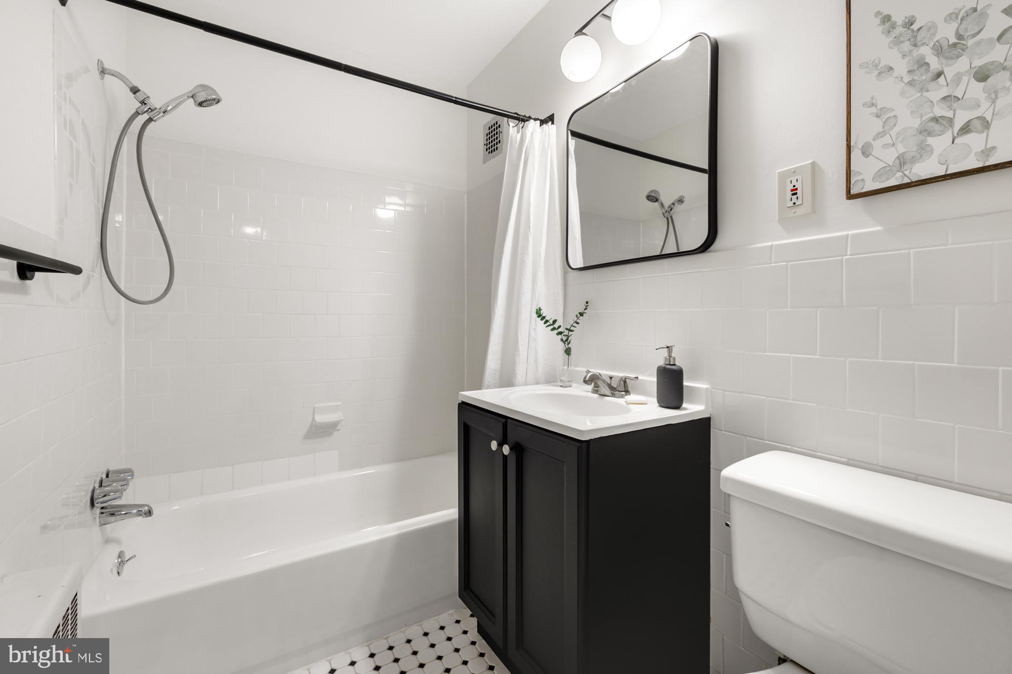 THE CAROLYN - Residential