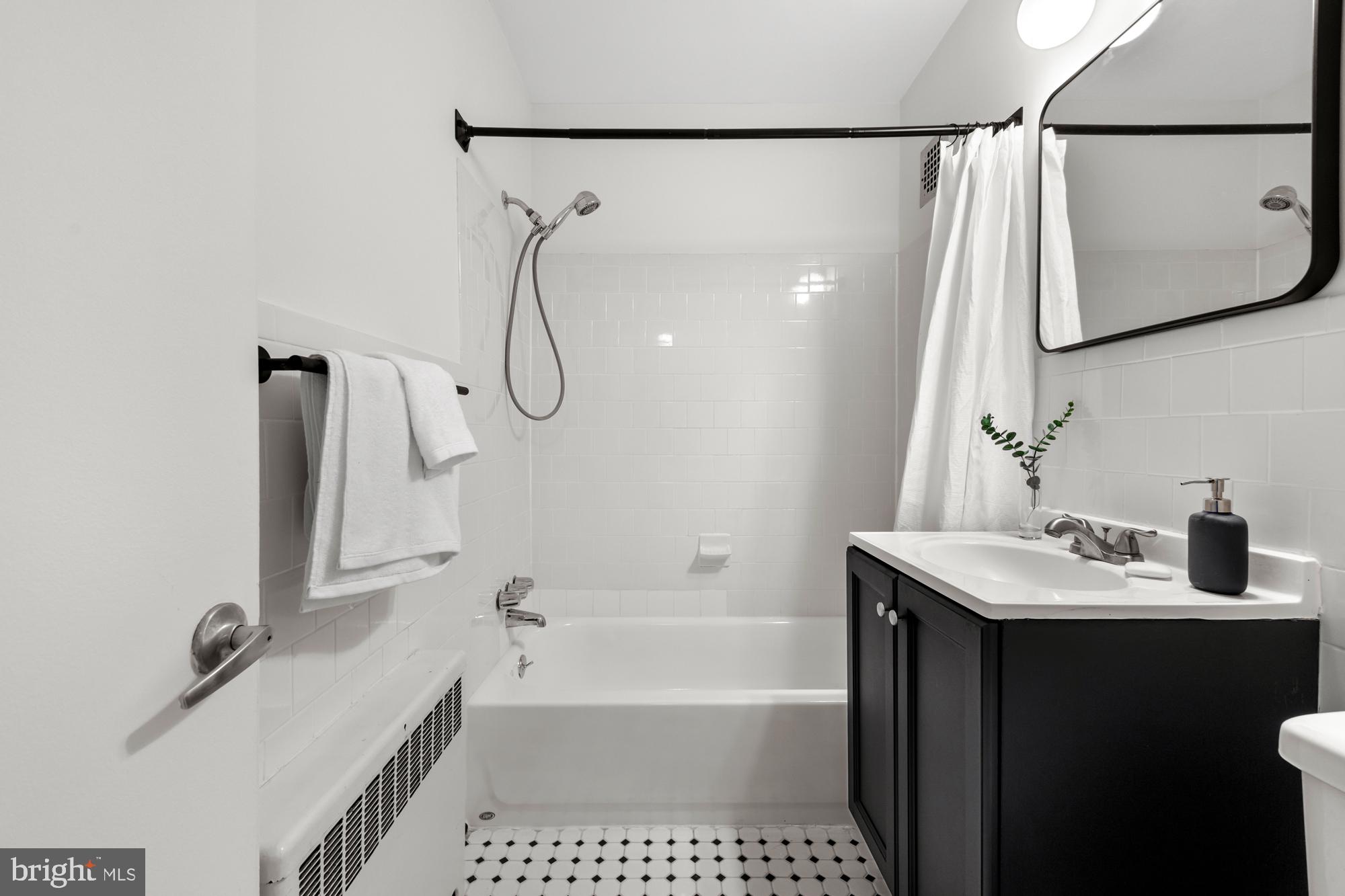 THE CAROLYN - Residential