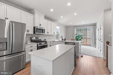Townhouse For Rent - 9826 Posterity Ln Ln<br/> MONTGOMERY VILLAGE, MD 20886