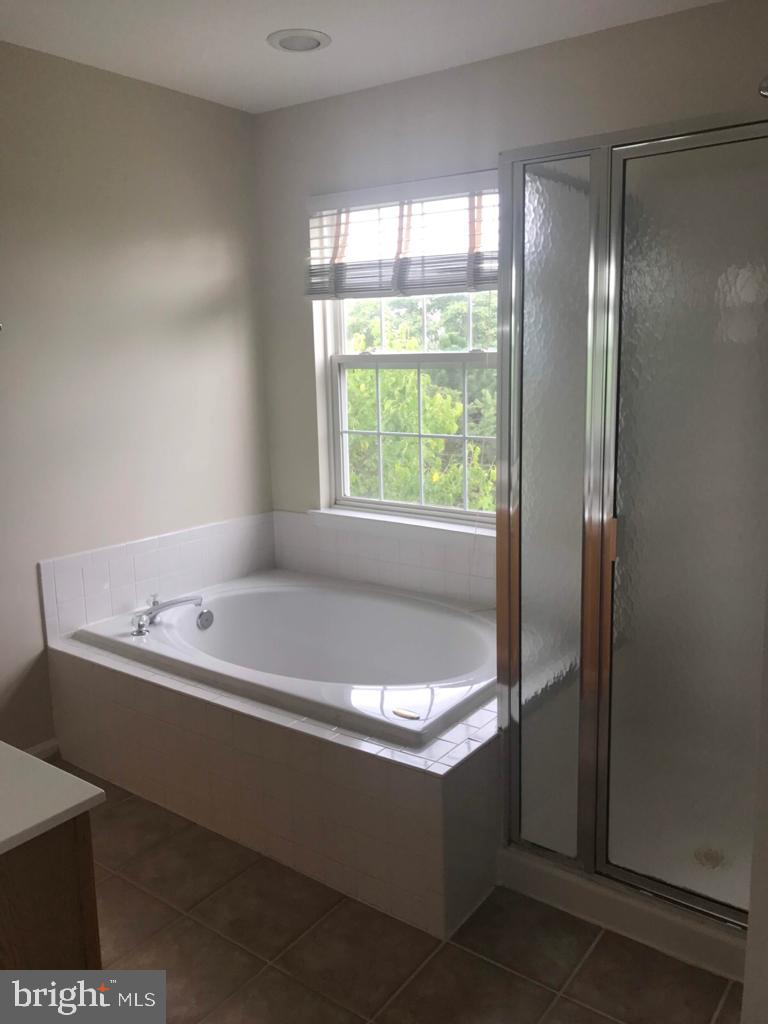 WELLESLEY - Residential Lease