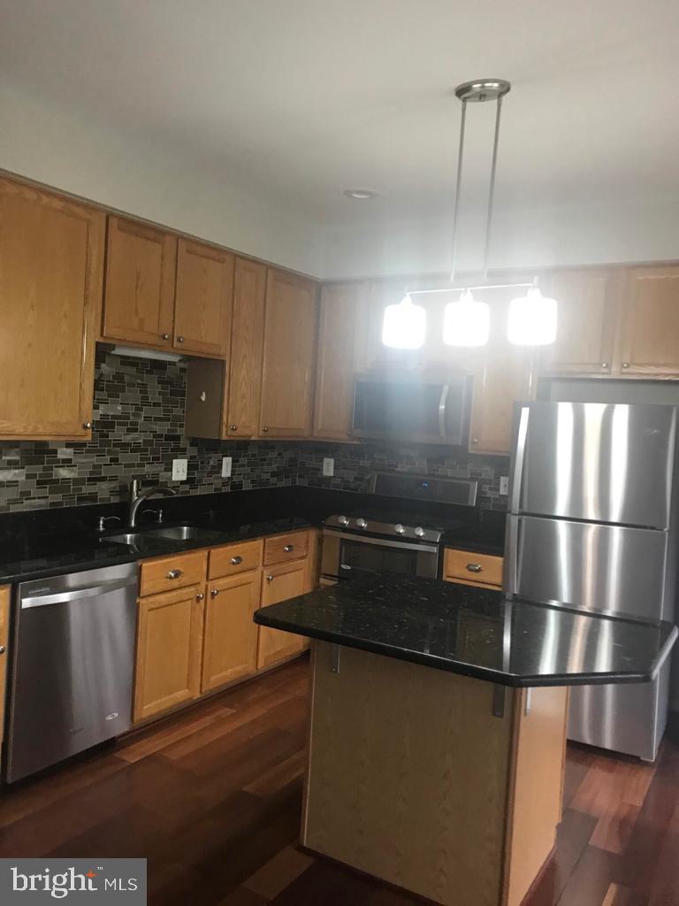 WELLESLEY - Residential Lease