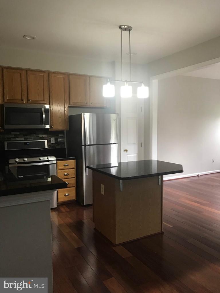 WELLESLEY - Residential Lease