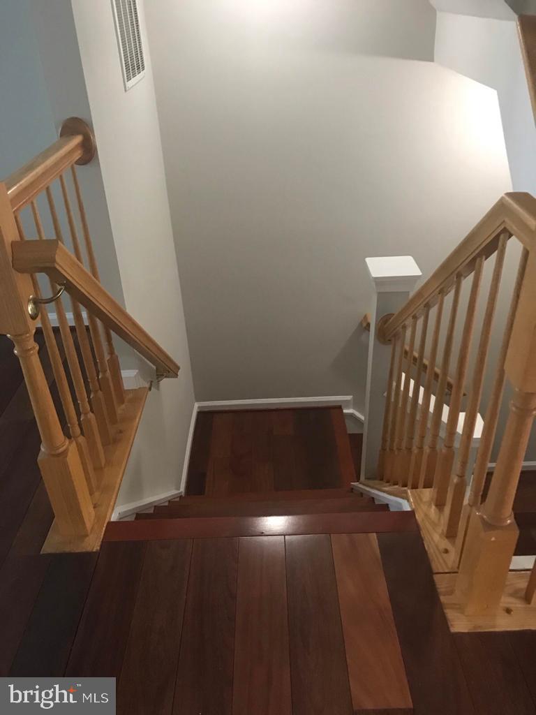 WELLESLEY - Residential Lease