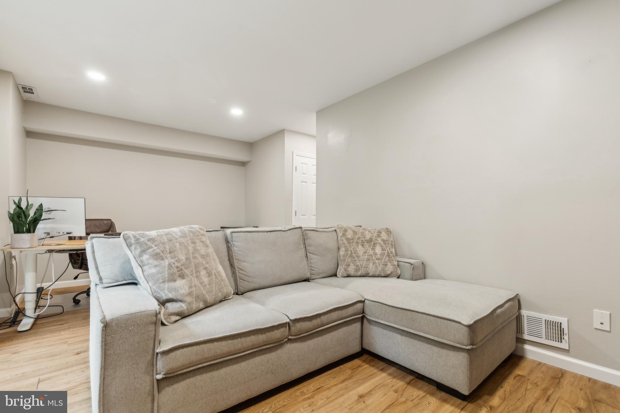 WESTRIDGE OF ALEXANDRIA - Residential