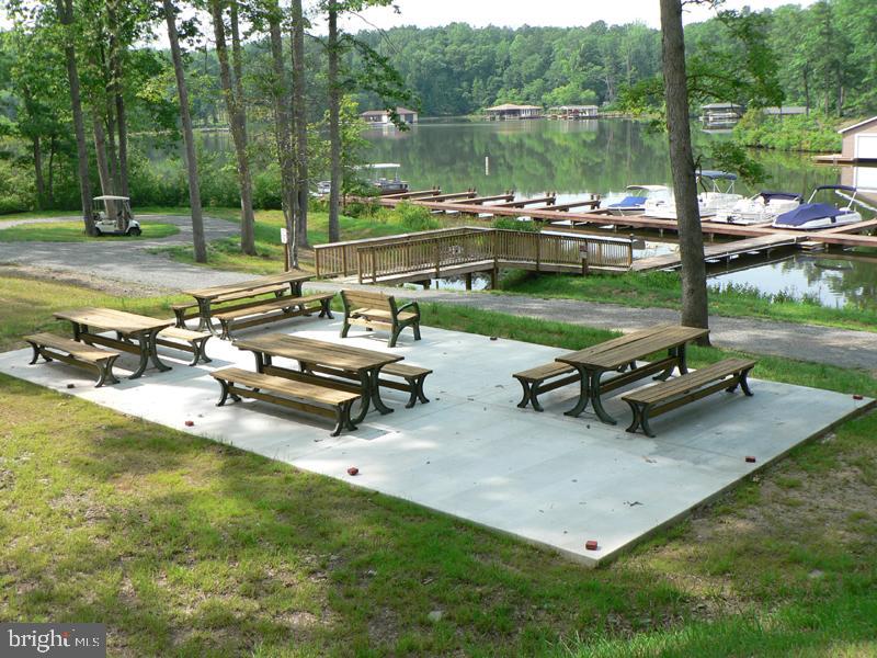 PINE HARBOUR - Residential Lease