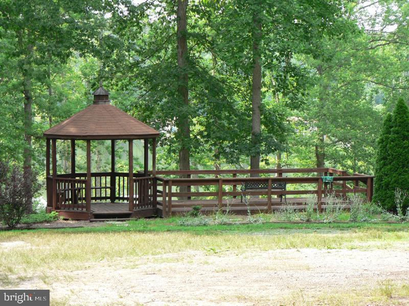 PINE HARBOUR - Residential Lease