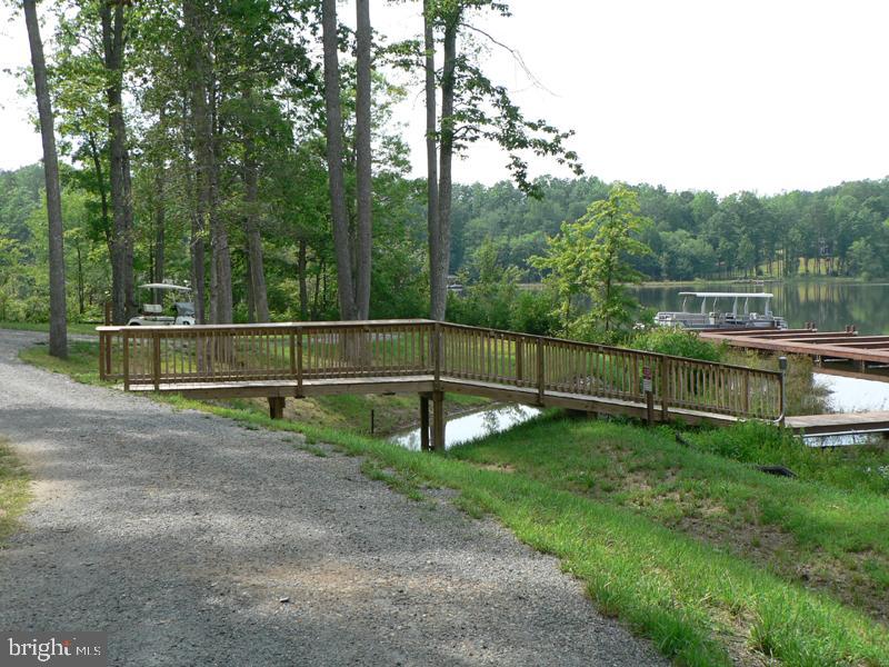 PINE HARBOUR - Residential Lease