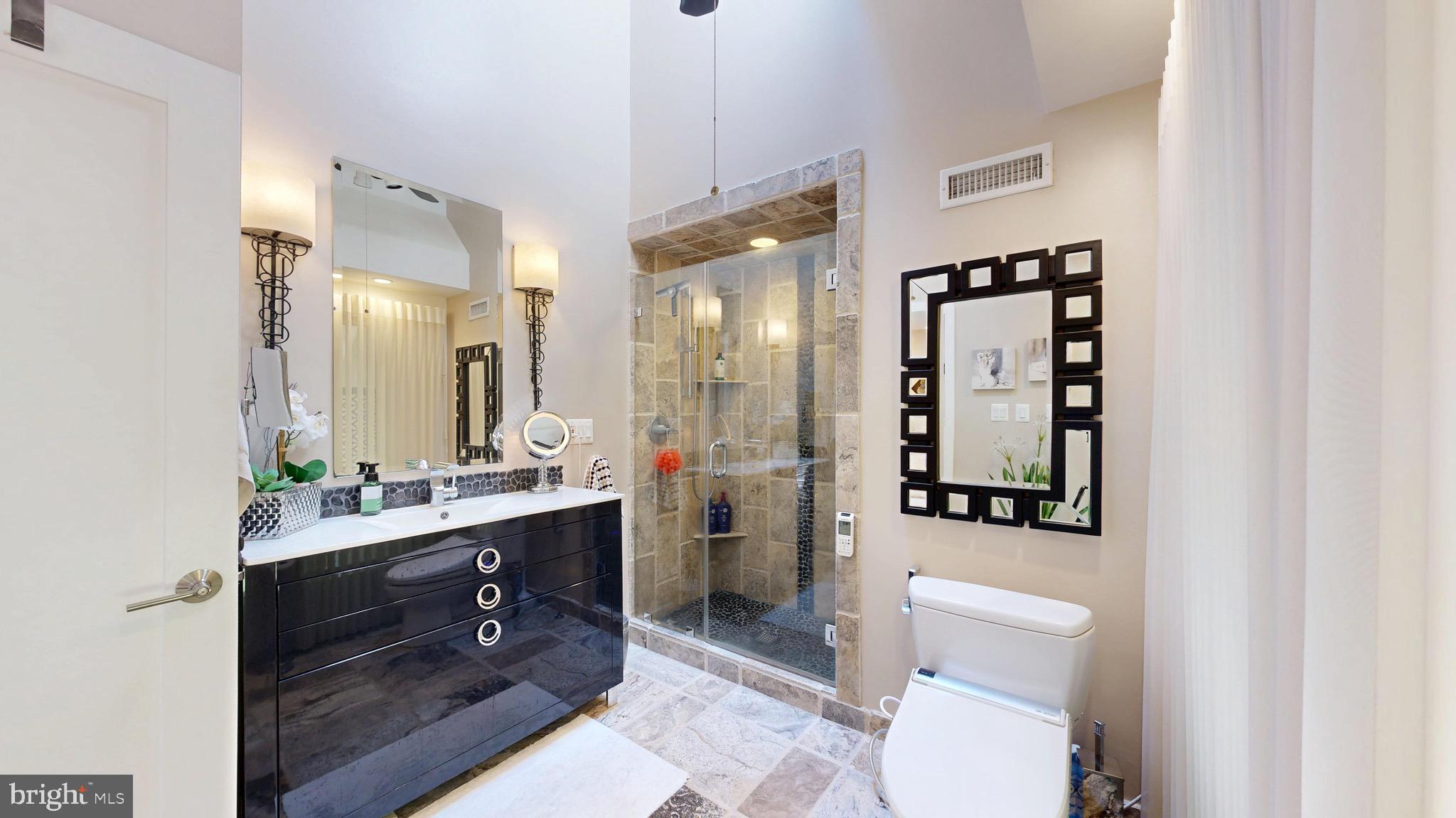 SHADOWALK - Residential