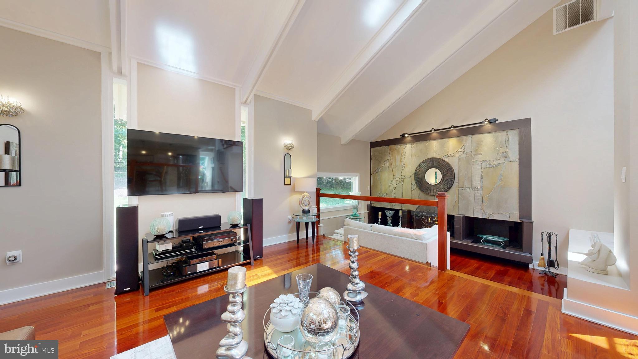 SHADOWALK - Residential