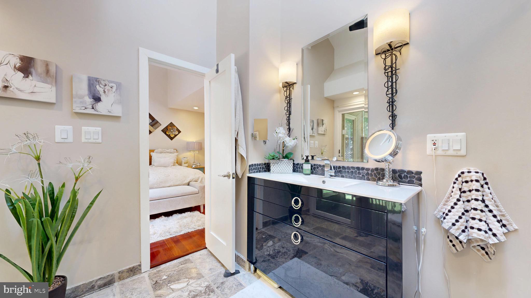 SHADOWALK - Residential