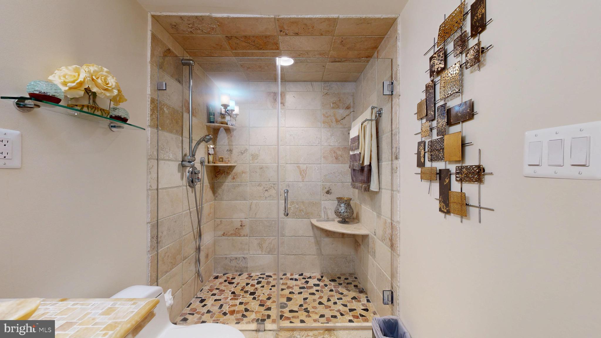 SHADOWALK - Residential