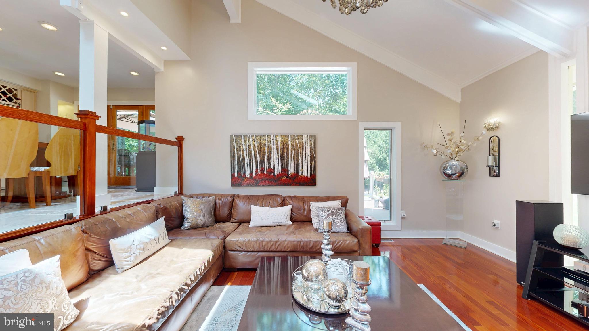 SHADOWALK - Residential