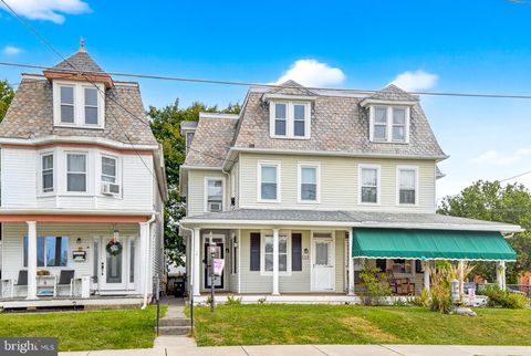 Photo of 113 S Grant Street, MANHEIM, PA 17545 (MLS # PALA2076534)