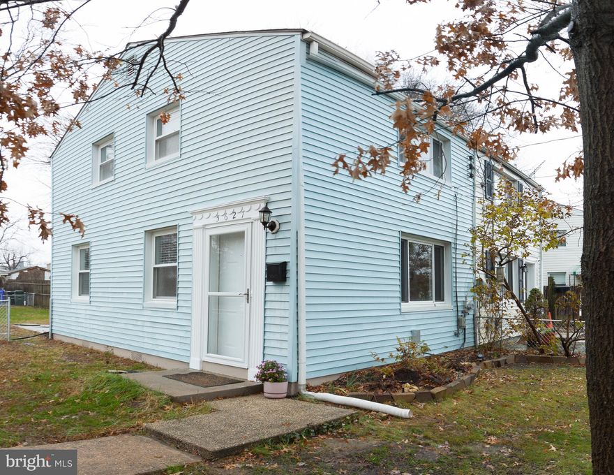 RENOVATED ARLINGTON DUPLEX CONVENIENTLY LOCATED TO PENTAGON METRO BUS AND BALLSTON AND SCIENCE AND TECHNOLOGY OFFICES. UPDATE FEATURES INCLUDE A NEW WASHER AND DRYER, NEW STOVE, NEW VANITY, AND NEW FLOOR IN THE UPPER-LEVEL BATHROOM. GREAT FENCED YARD WITH DRIVEWAY FOR TWO CARS, GAS HEAT, GAS HOT WATER HEATER HOT WATER AND SO MUCH MORE... THE OWNER WILL CONSIDER A SMALL DOG ONLY. Call for the link to apply online. The income requirement is $75000. The owner has a few reasonable requirements for a new tenant: They are as follows: TENANTS TO PROVIDE AREA RUGS IN LIVING ROOM AND BEDROOMS. TENANTS ARE TO PROVIDE A COPY OF THE RENTER'S INSURANCE PRIOR TO OCCUPANCY.NO CAR MAINTENANCE IN THE DRIVEWAY. Thank you.The new tenant must provide 45 days of notice to vacate the premises or provide the landlord written notice of 30 days to continue renting month-to-month. The tenant is responsible for a tune-up of the lawnmower and must provide their own gasoline for the lawnmower. Tenant must ensure lawnmower is covered in rain and snow weather to prolong the life of the mower. TOOLSHED IS OUTSIDE FOR NEW OCCUPANTS' USE. Direct deposit will be used instead of mailing a check to the landlord for rent. Any questions please do not hesitate to call. ADVISE THE LISTING AGENT BEFORE APPLYING ONLINE. Looking for an 18-month leaseEmail 2 most recent paystubs and 2023 W-2 separately to listing agent for proof of income. No co-signers. Minimum income is $75000 with good credit.