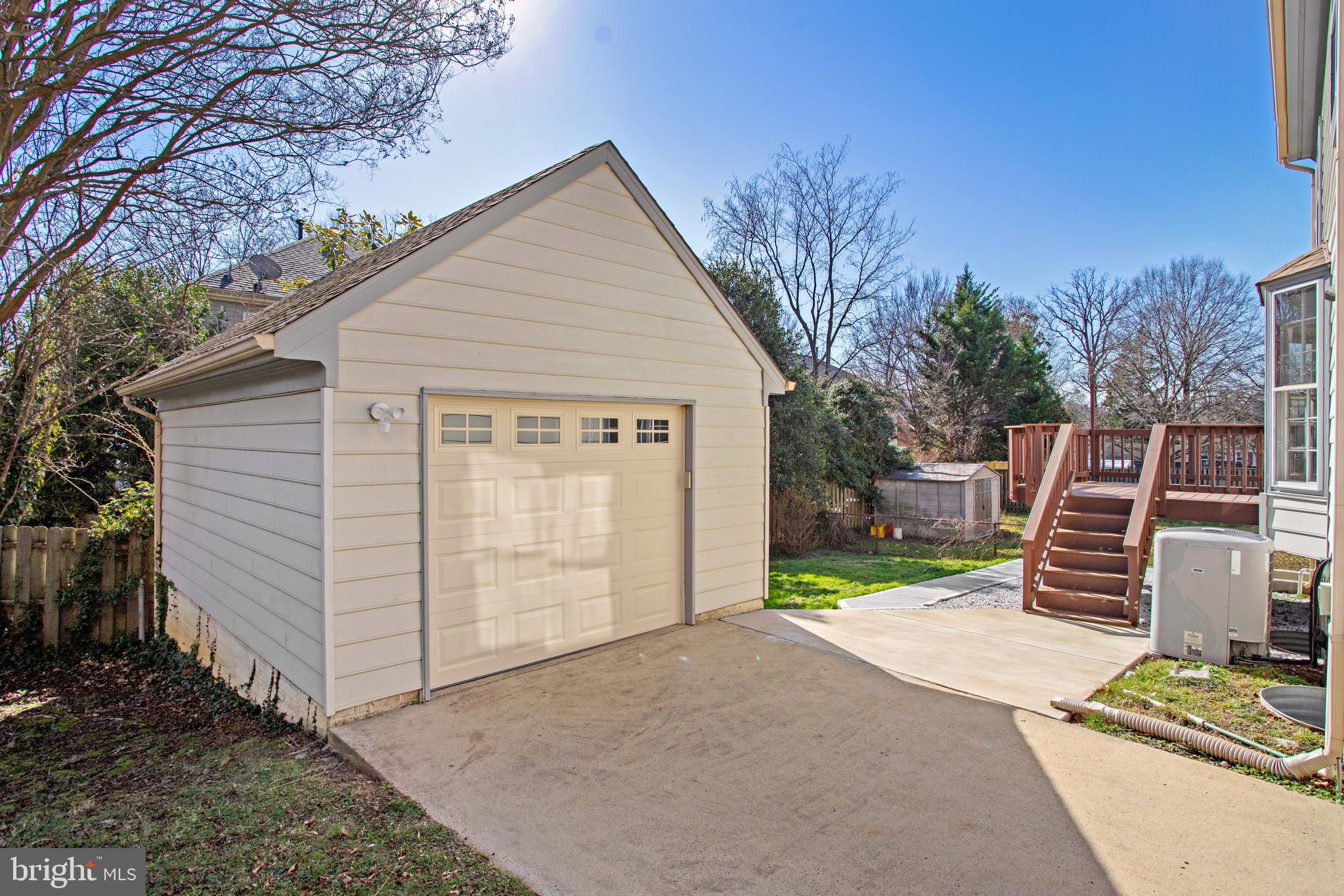 BARCROFT - Residential