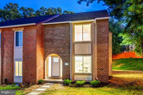 Photo of 2933 Cambridge Drive, WOODBRIDGE, VA 22192 (MLS # VAPW2132080)