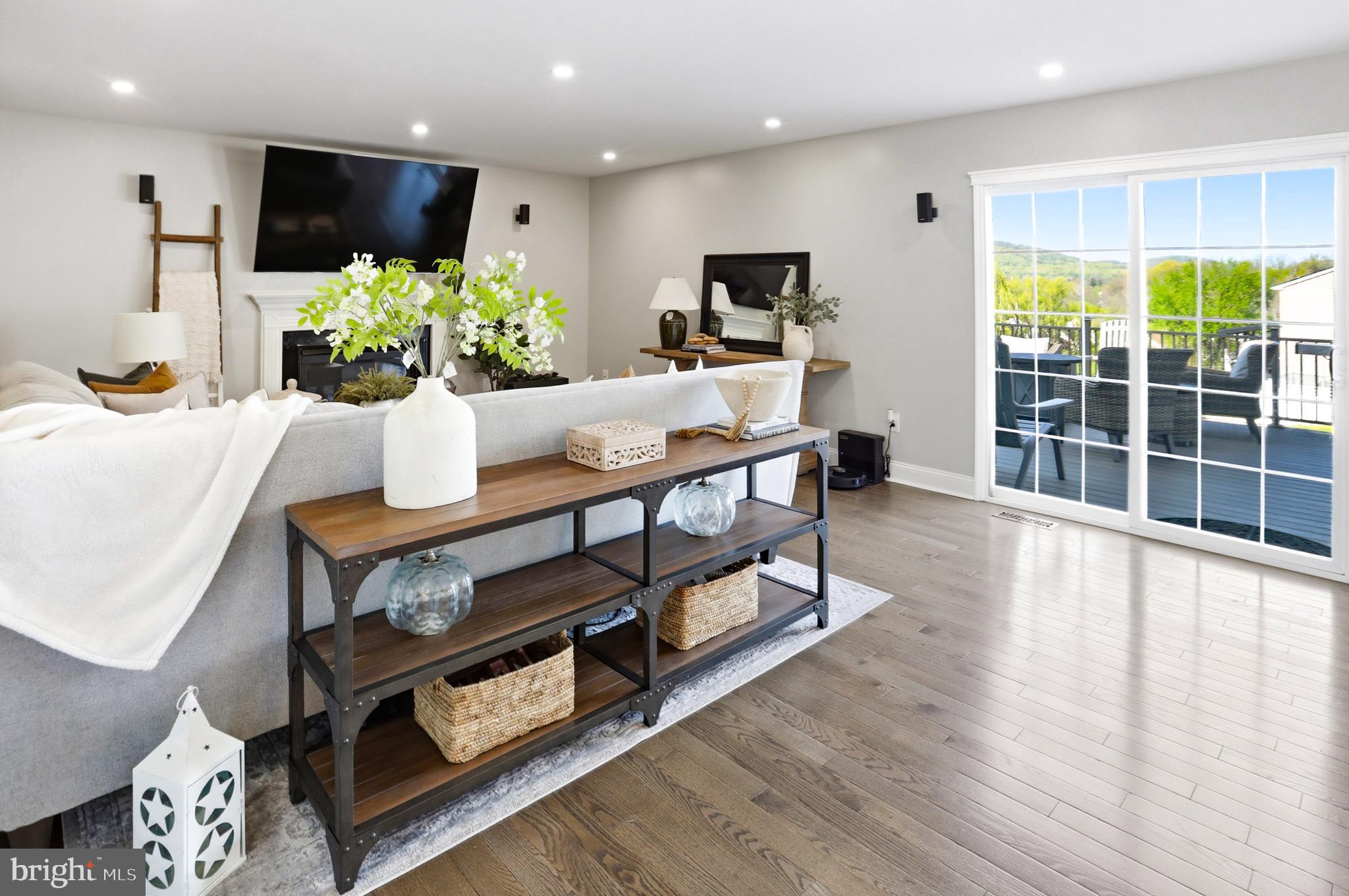 COUNTRY CLUB RUN - Residential