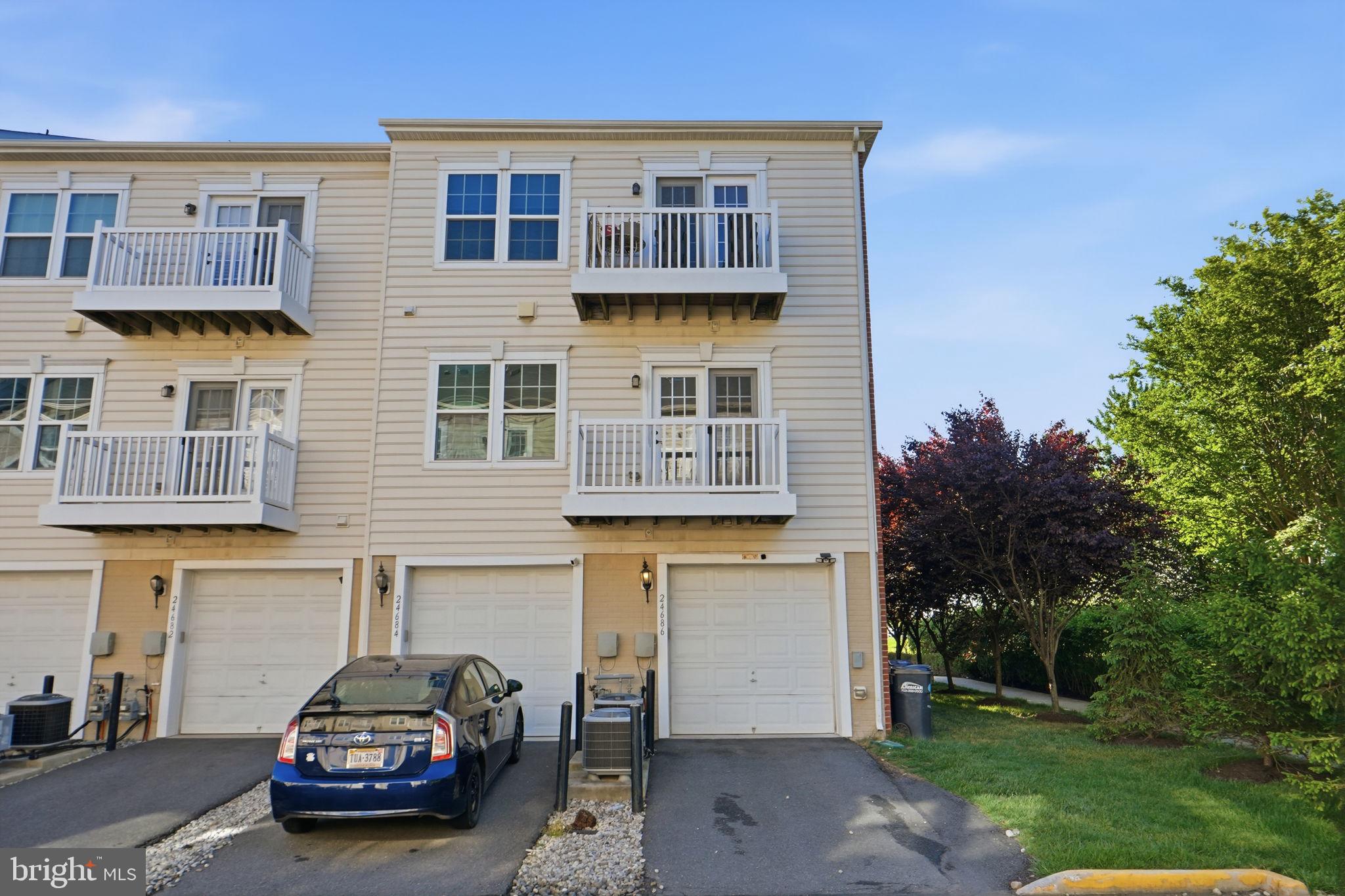 ARCOLA TOWN CENTER CONDO - Residential