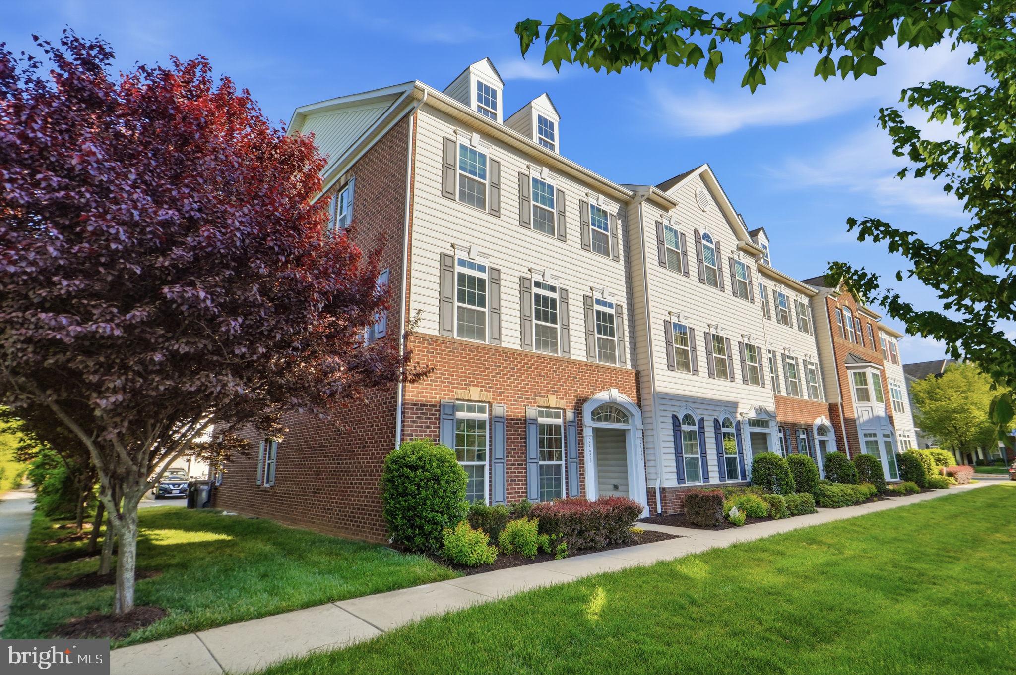 ARCOLA TOWN CENTER CONDO - Residential