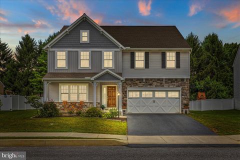 Photo of 205 Market Square Sq S, Leola, PA 17540 (MLS # PALA2039248)