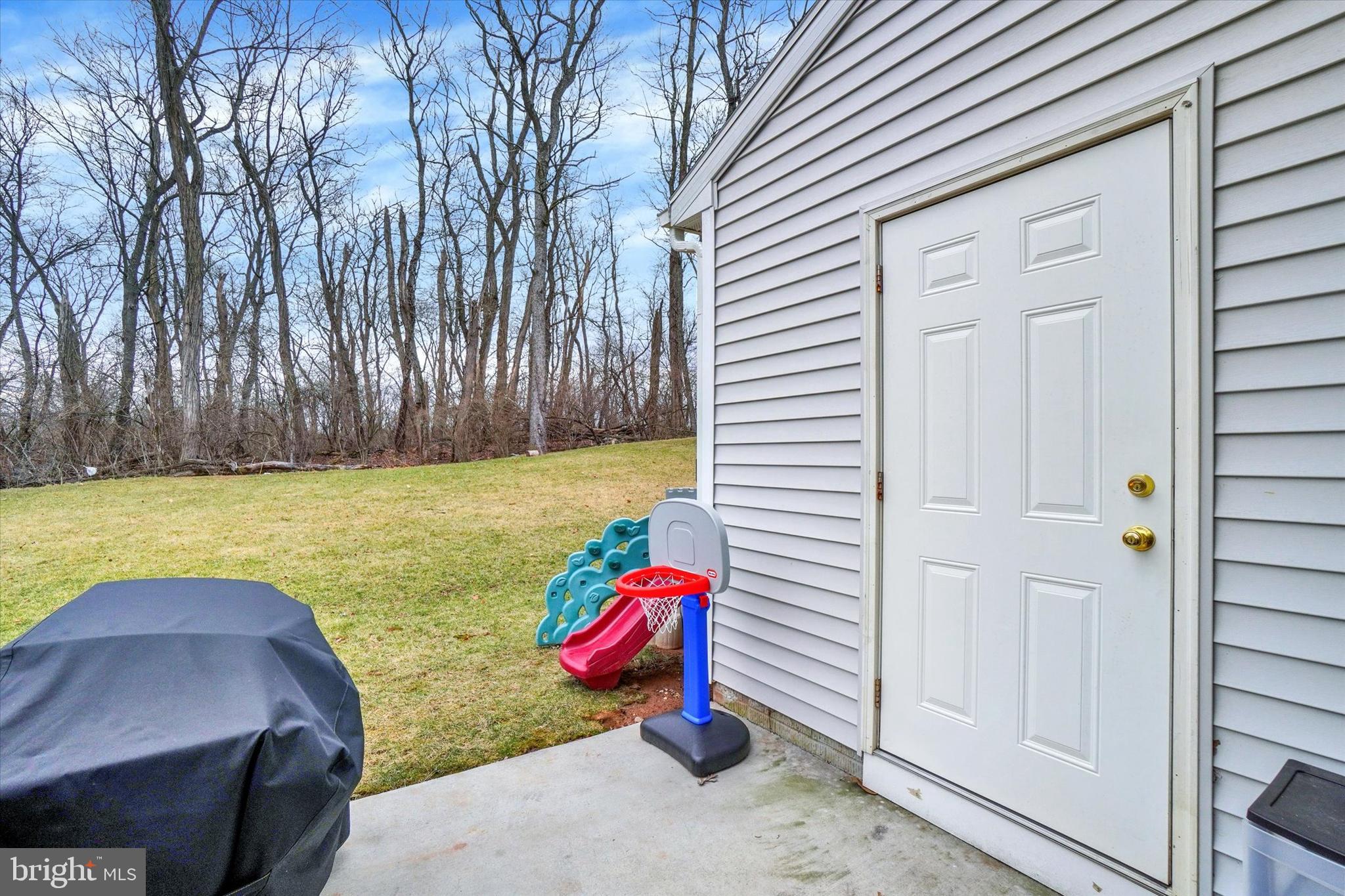 CREEKSIDE VILLAGE - Residential