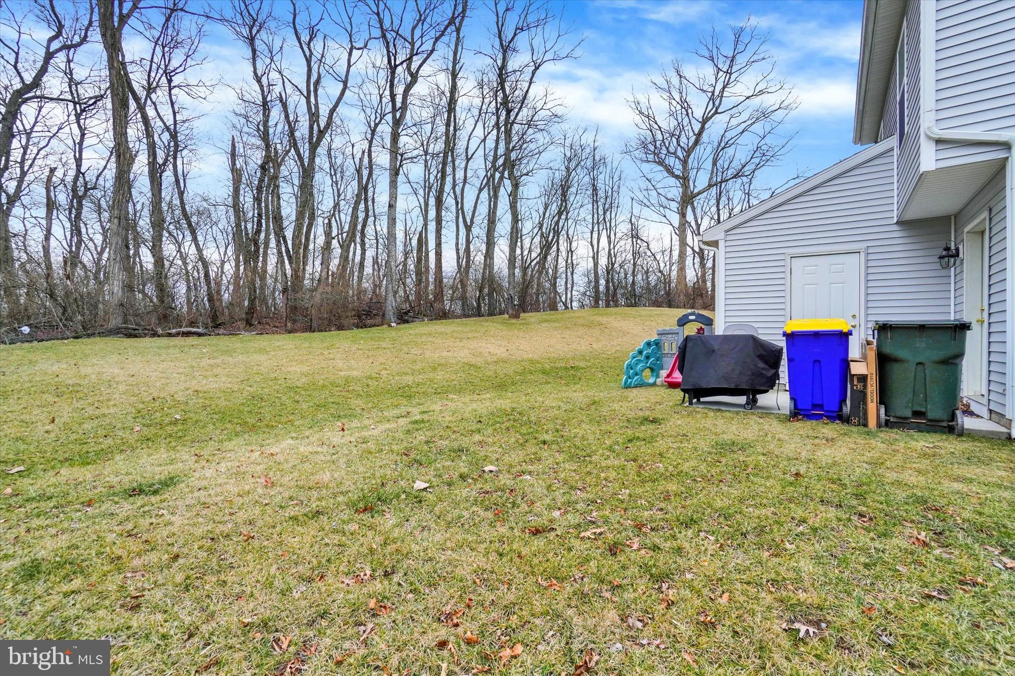 CREEKSIDE VILLAGE - Residential