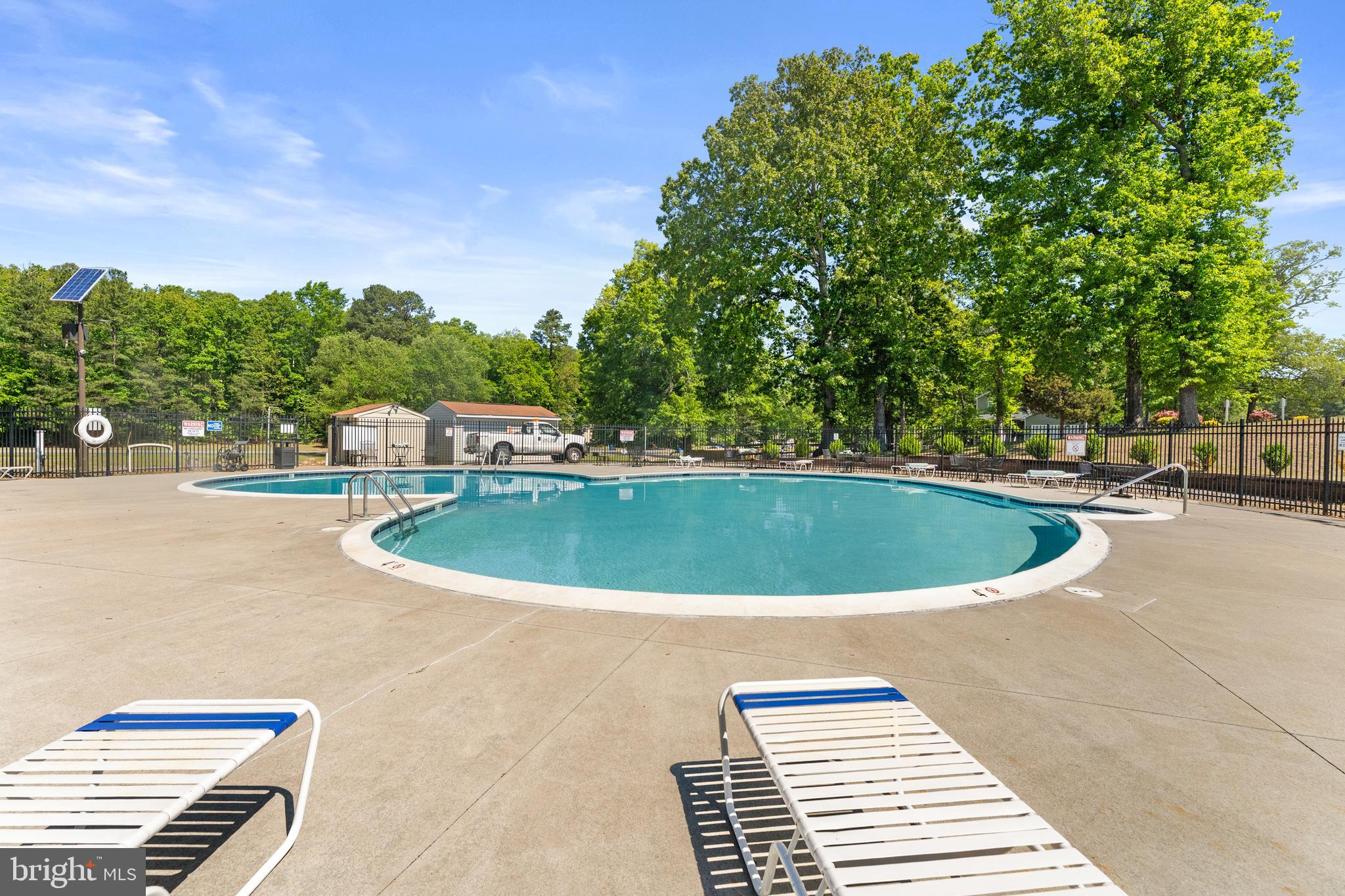 LAKE LAND OR - Residential