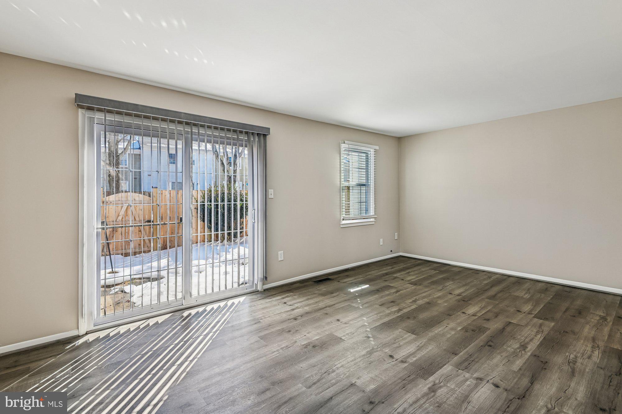 CROFTON SQUARE - Residential