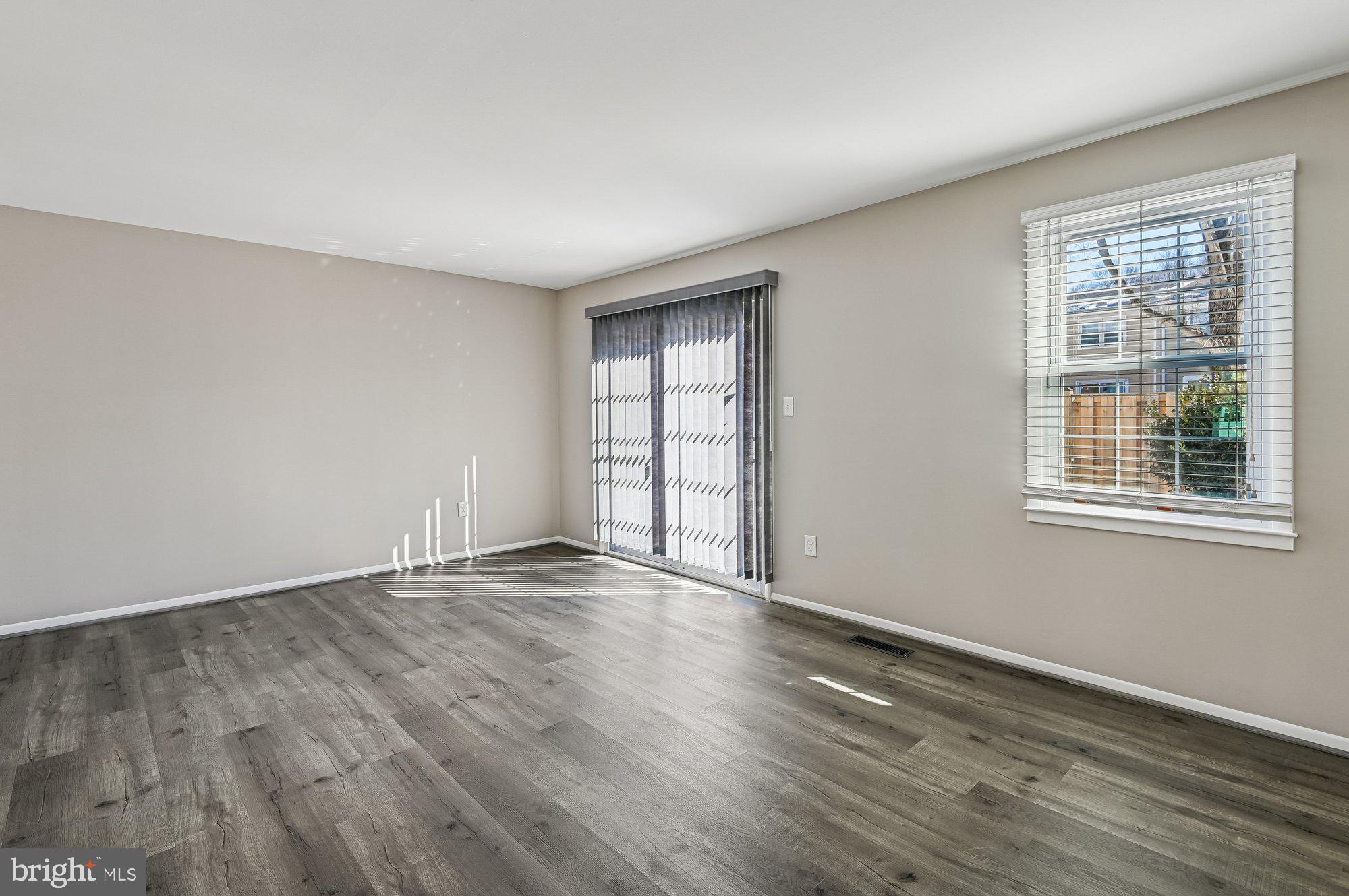 CROFTON SQUARE - Residential