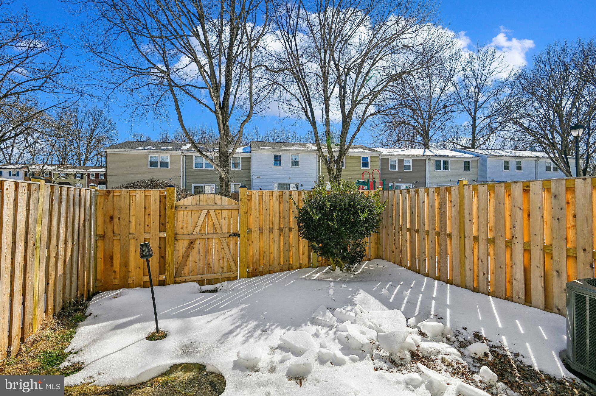 CROFTON SQUARE - Residential