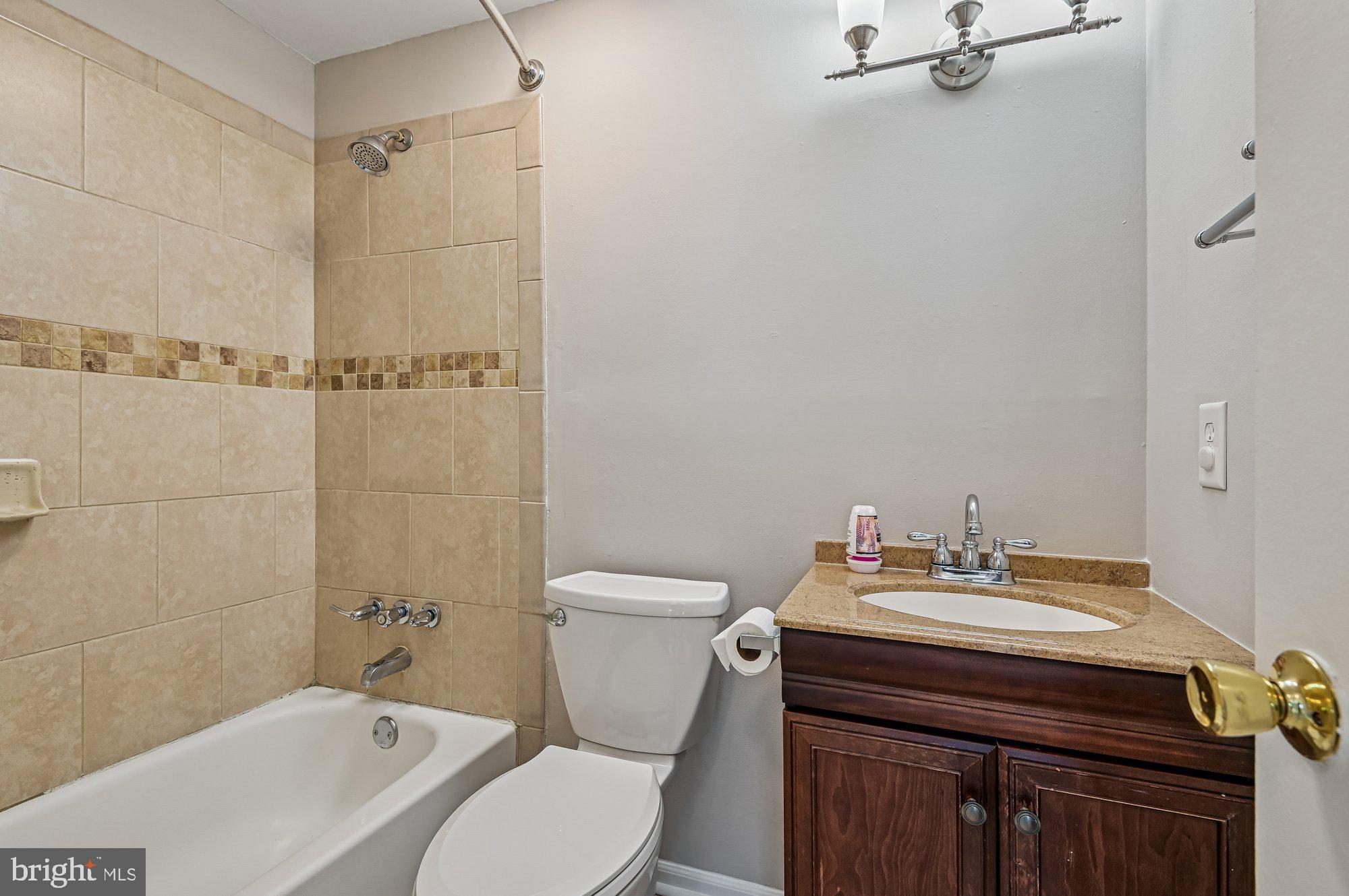 CROFTON SQUARE - Residential