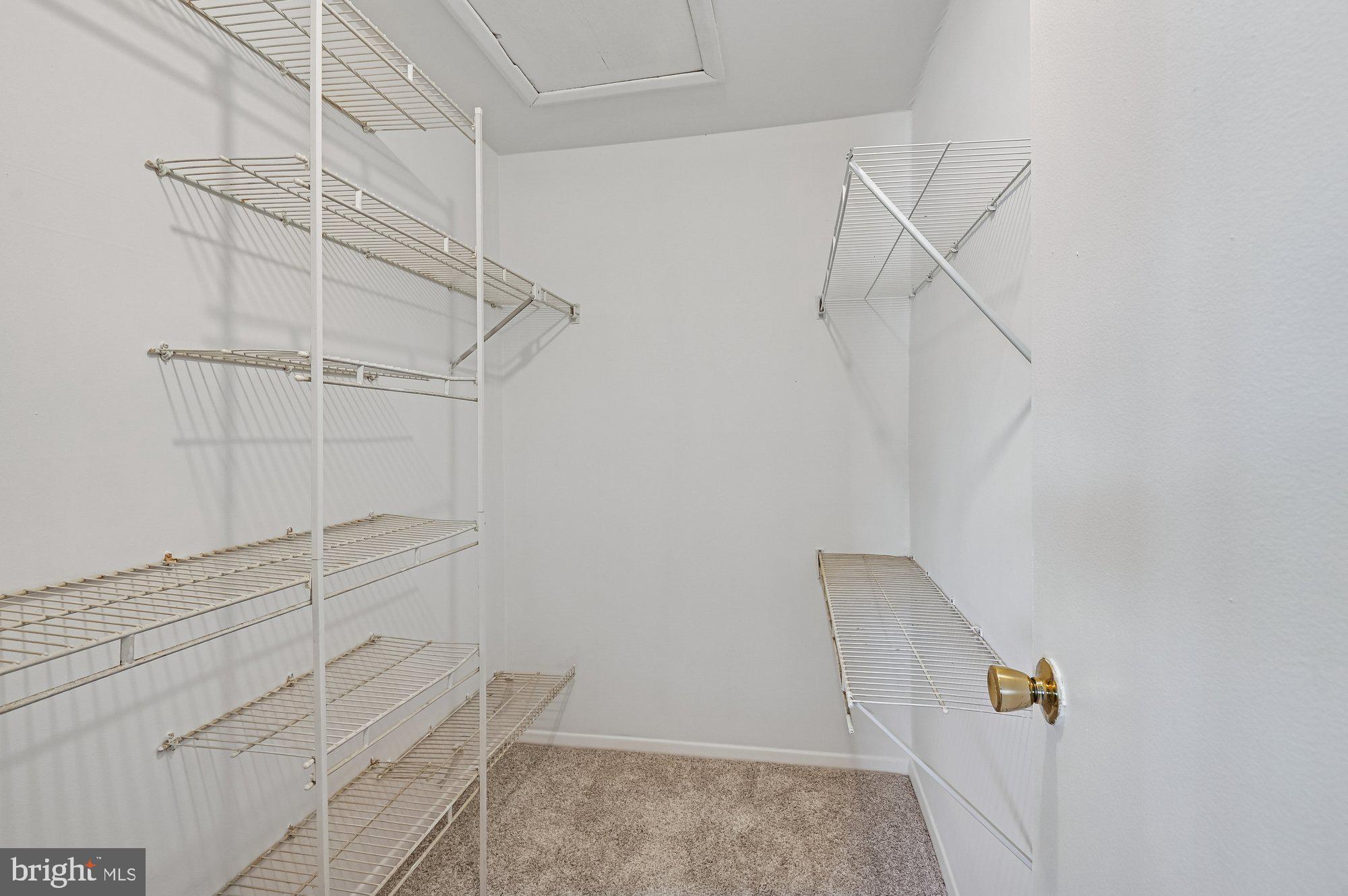 CROFTON SQUARE - Residential