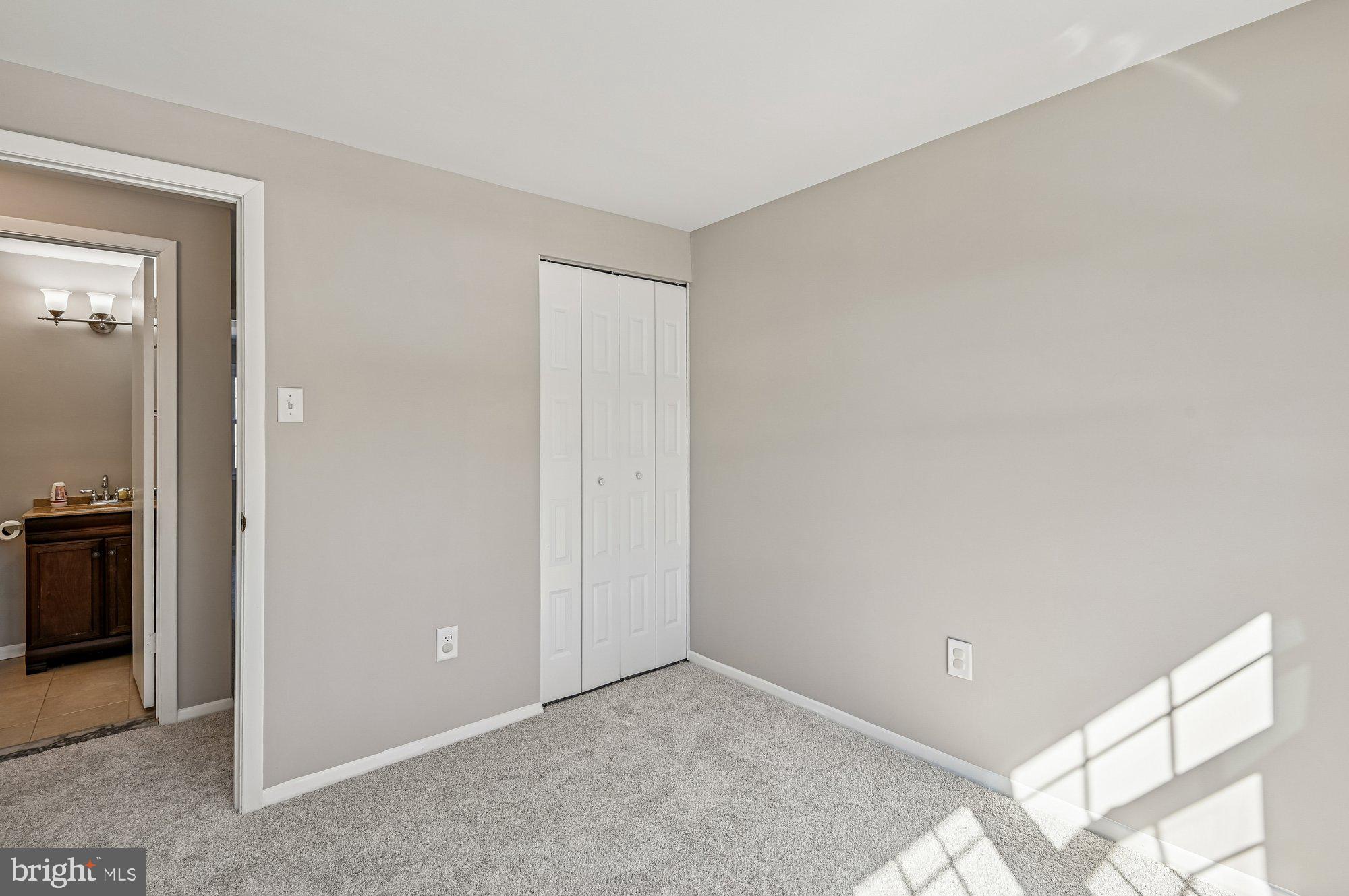 CROFTON SQUARE - Residential