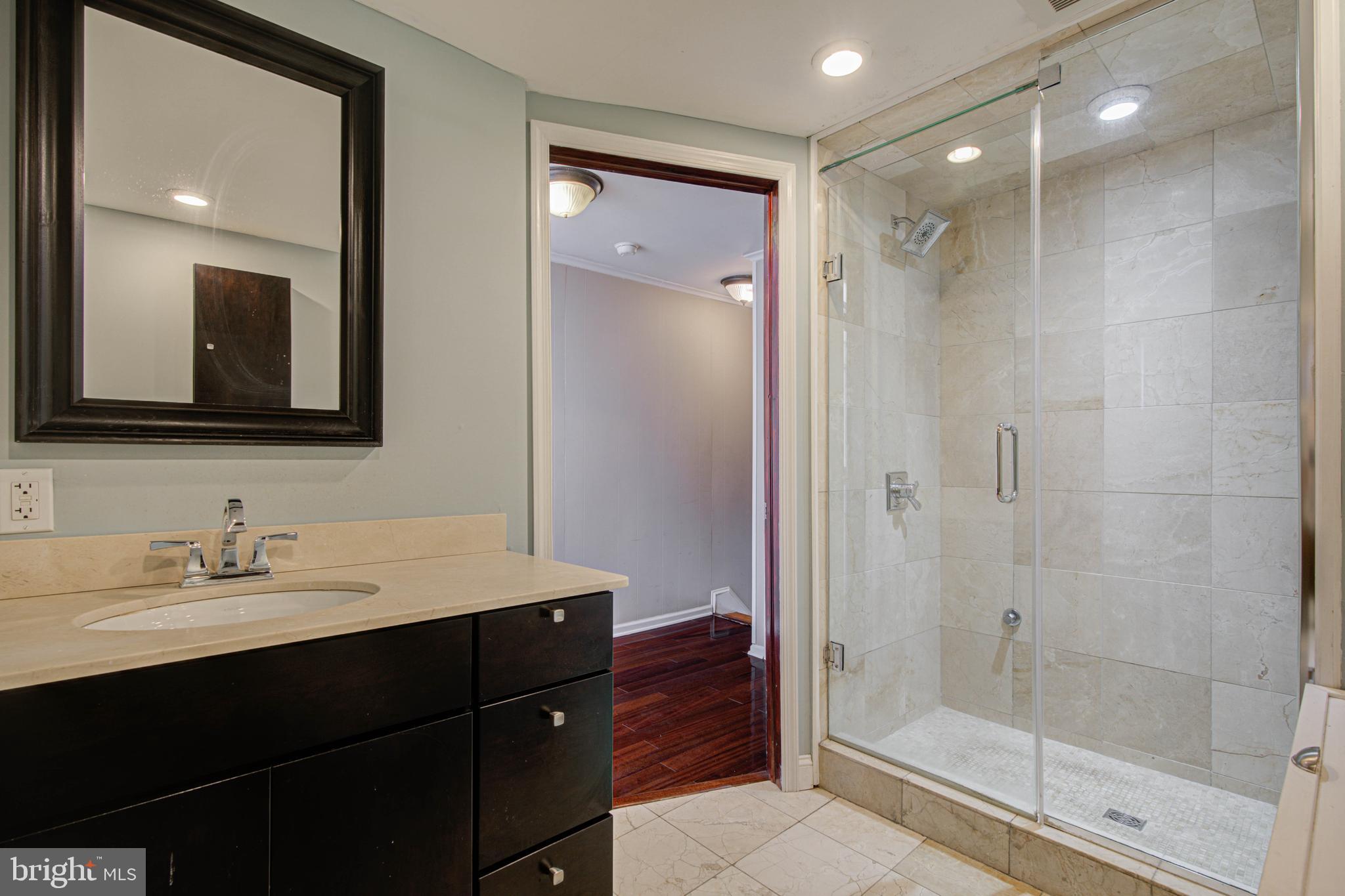 FAIRMOUNT - Residential Lease