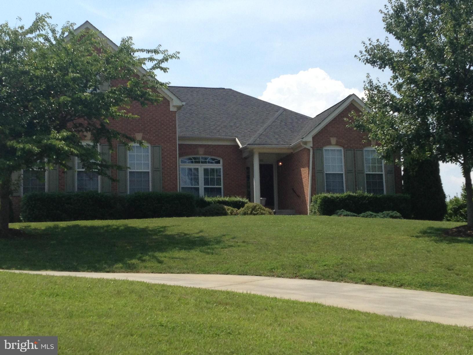 COUNTRY CLUB ESTATES - Residential Lease