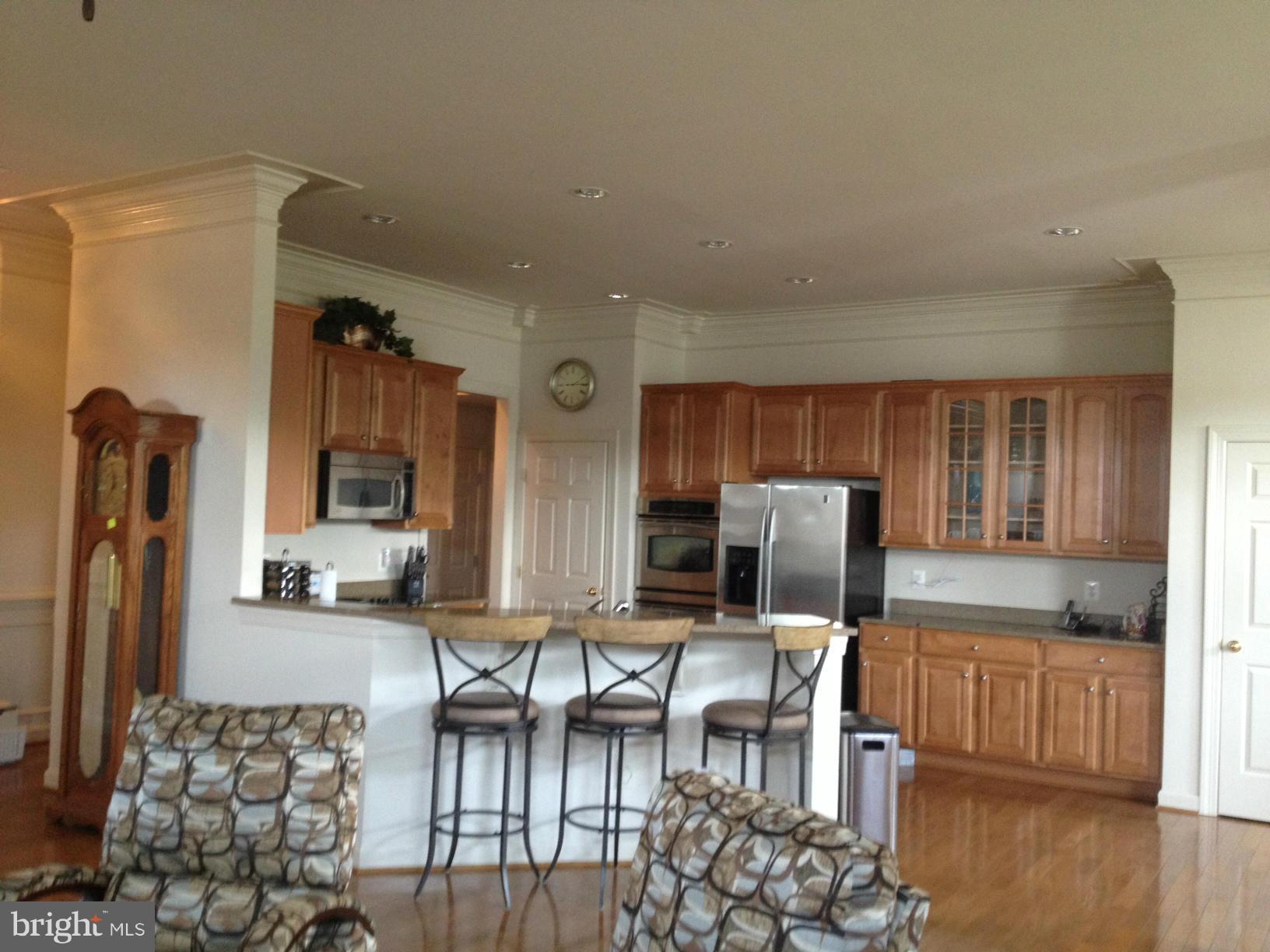 COUNTRY CLUB ESTATES - Residential Lease