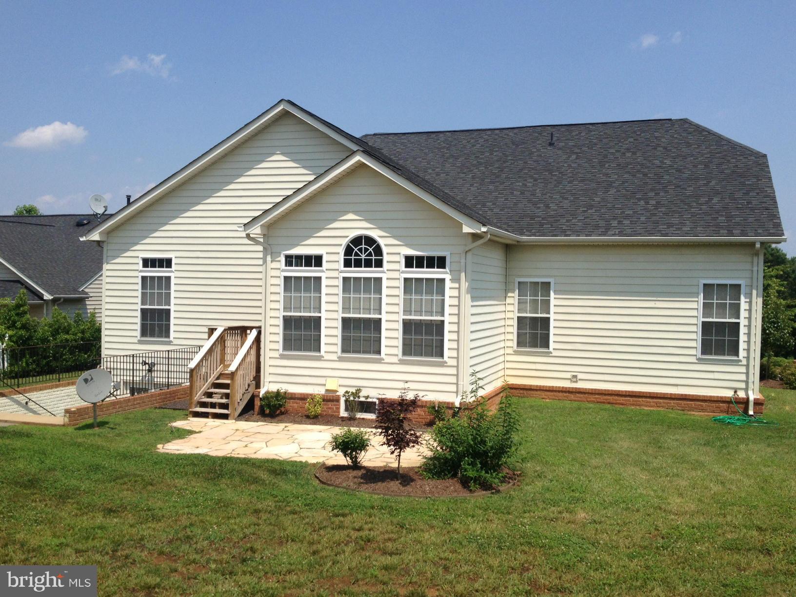 COUNTRY CLUB ESTATES - Residential Lease