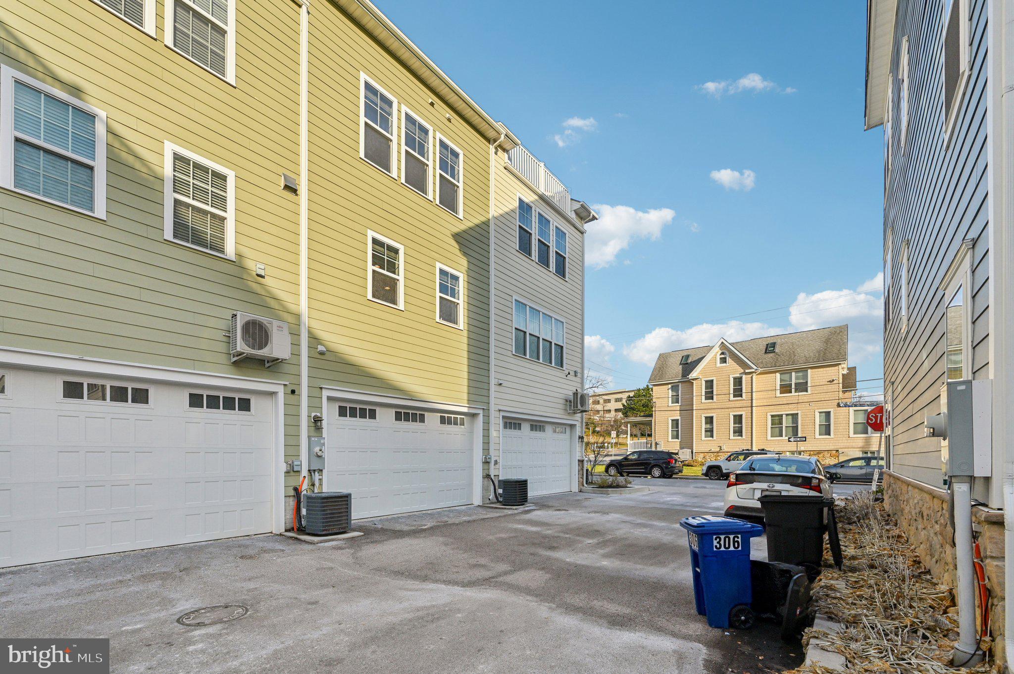 TOWSON MANOR VILLAGE - Residential