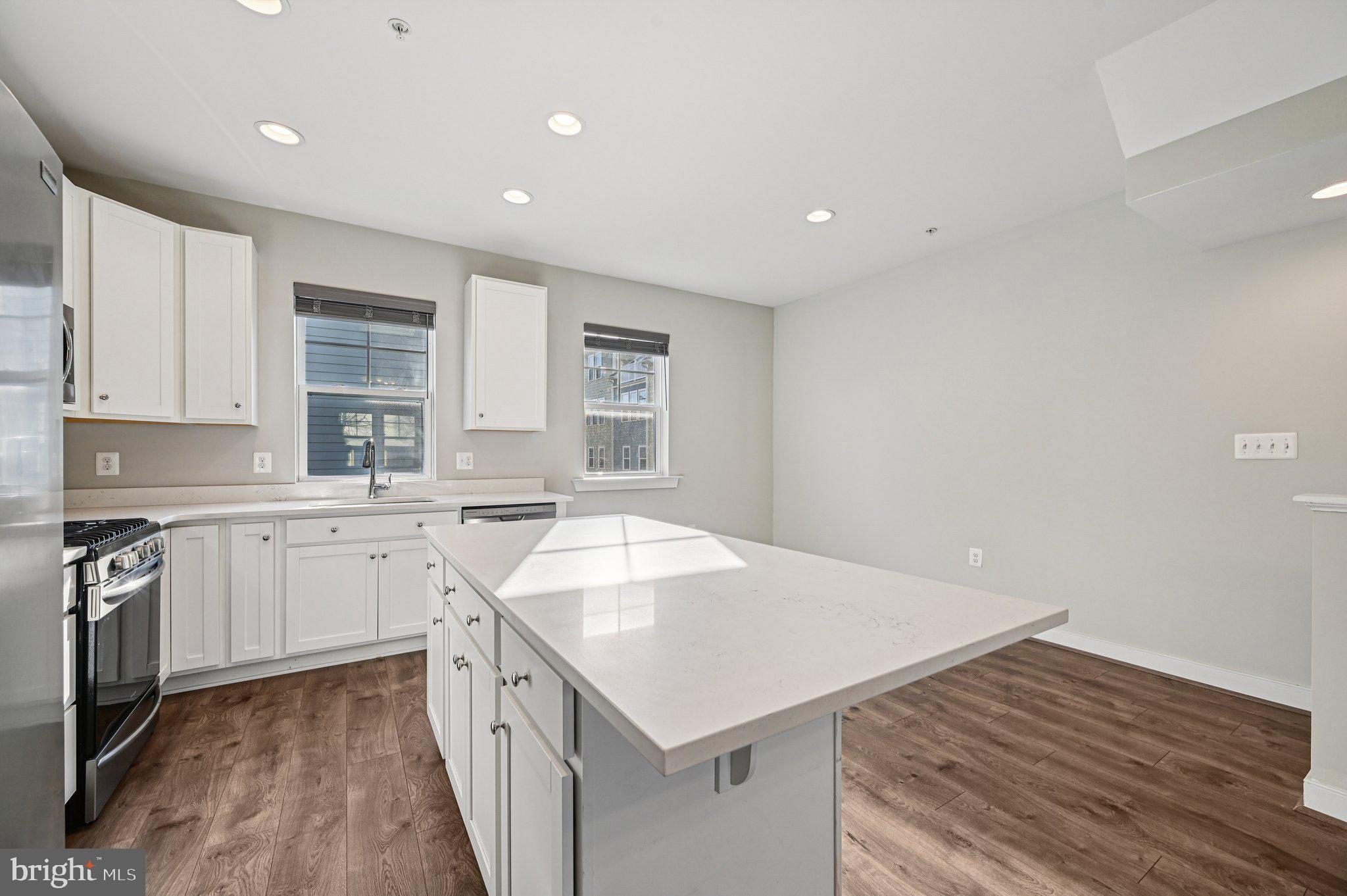 TOWSON MANOR VILLAGE - Residential