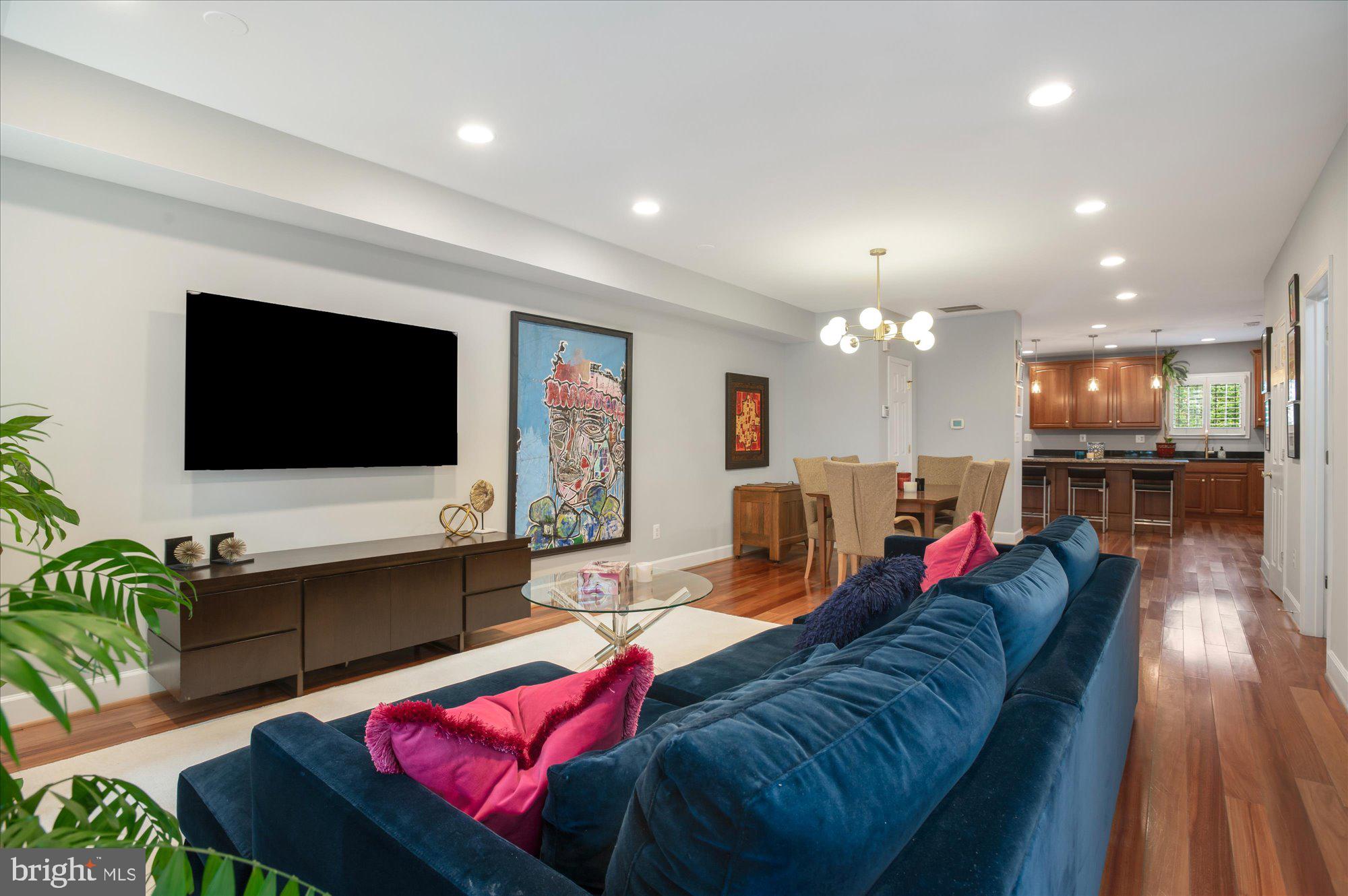 323 T STREET NW