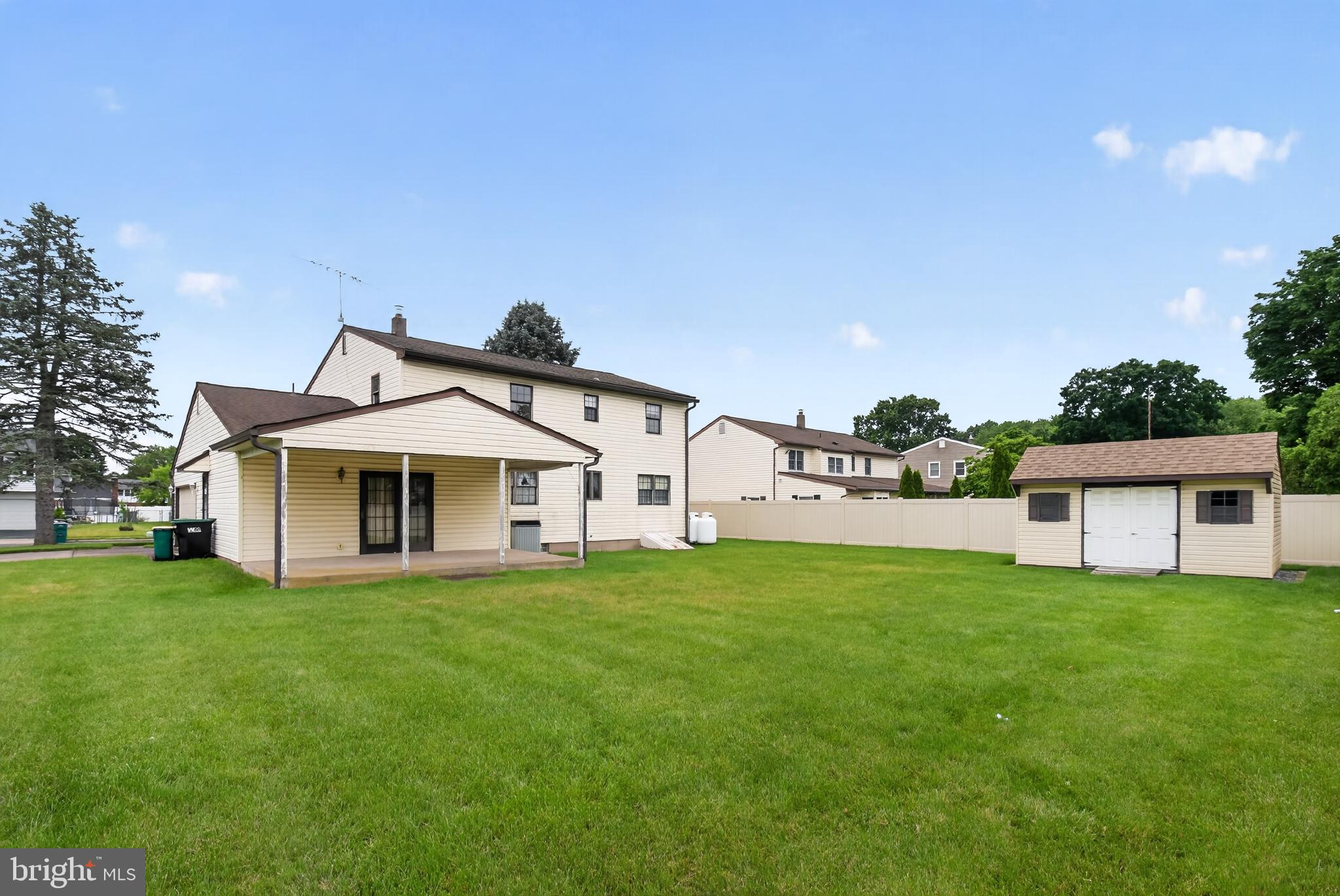 VILLAGE OF NOTTING - Residential