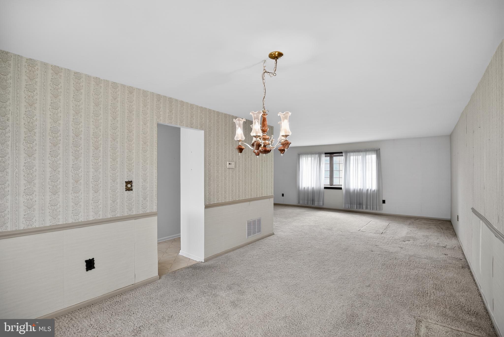 VILLAGE OF NOTTING - Residential