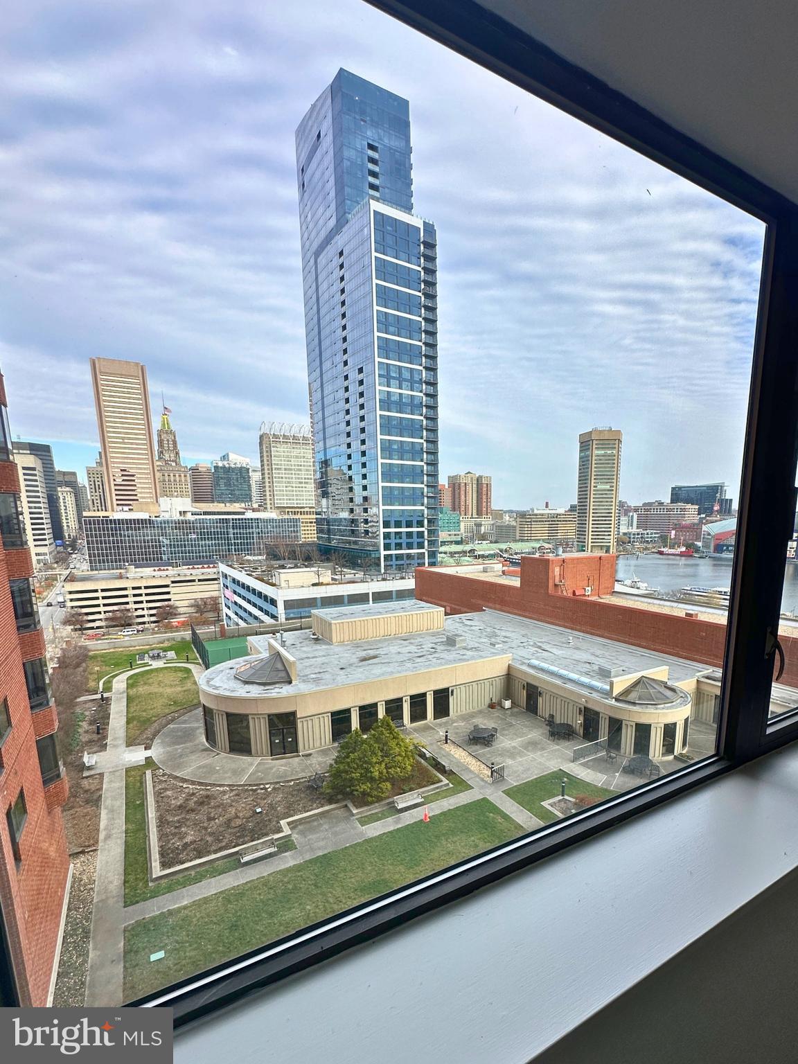 HARBOR COURT CONDOMINIUMS - Residential