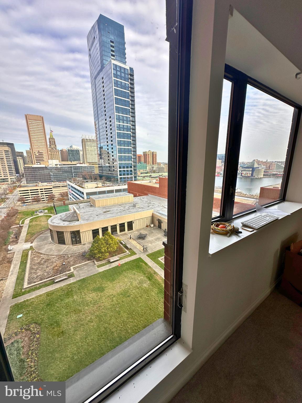 HARBOR COURT CONDOMINIUMS - Residential