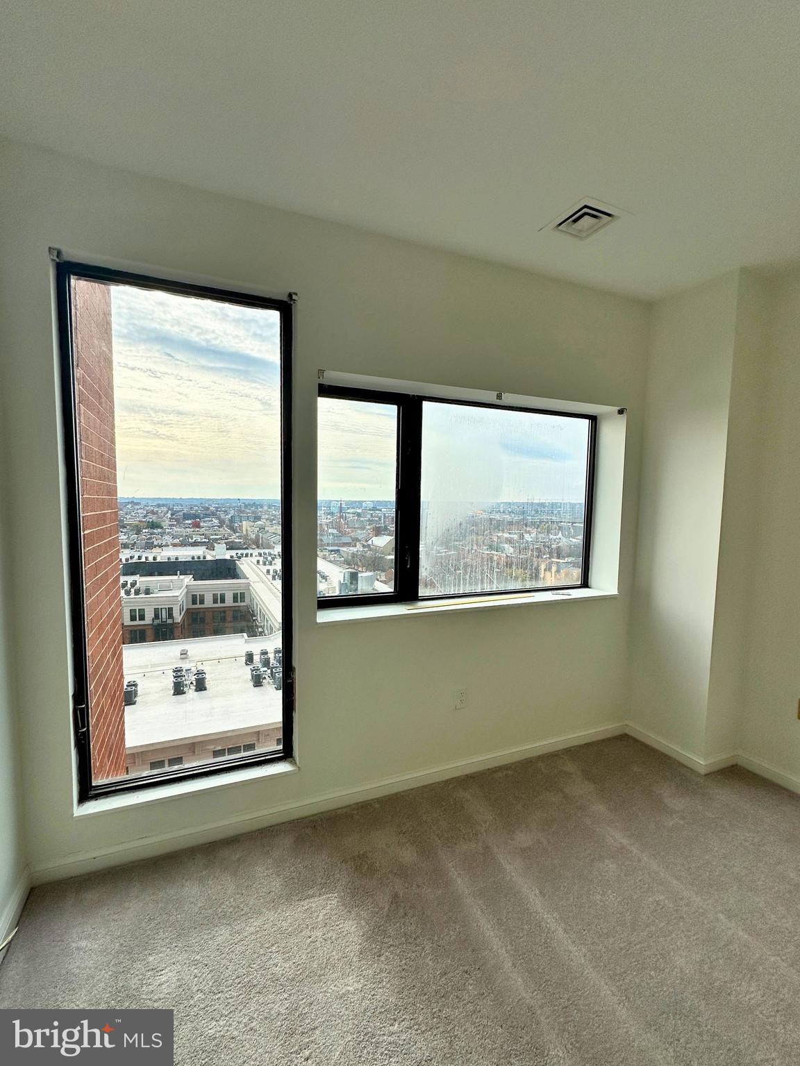 HARBOR COURT CONDOMINIUMS - Residential